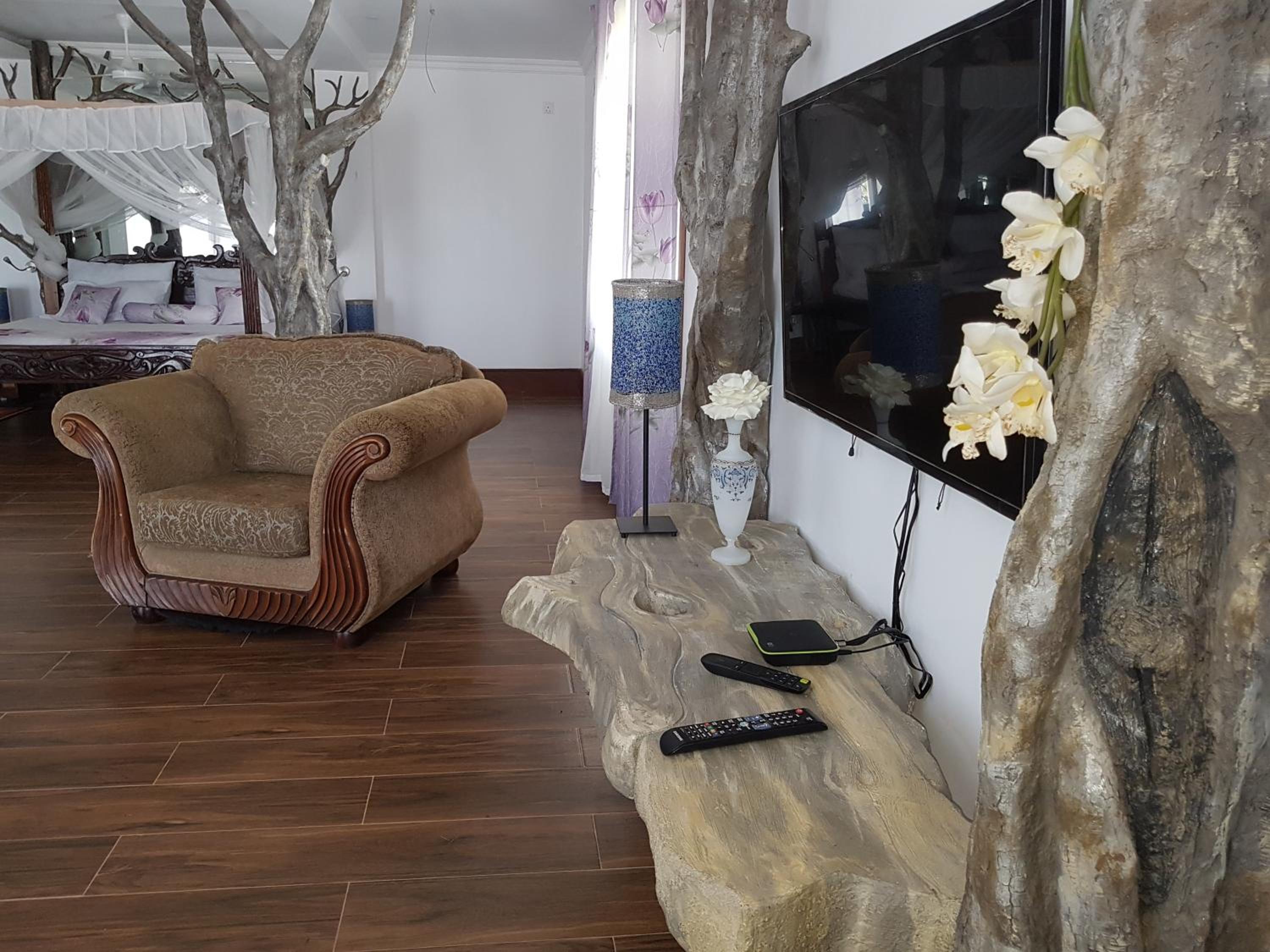 Queens Chateau Boutique Villa