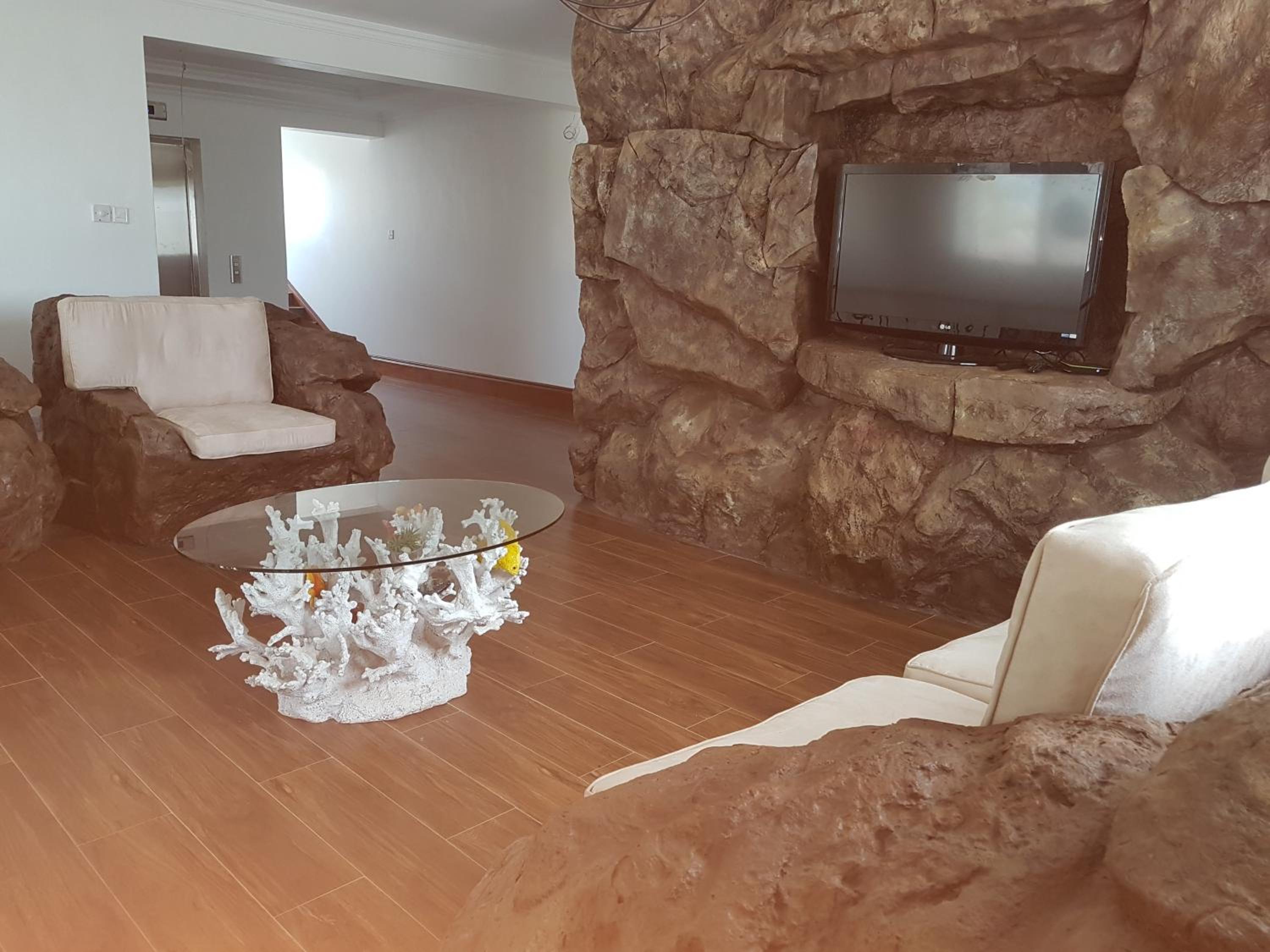 Queens Chateau Boutique Villa