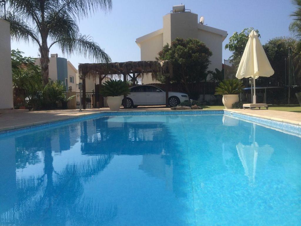 Unique Beach Luxurious Villas