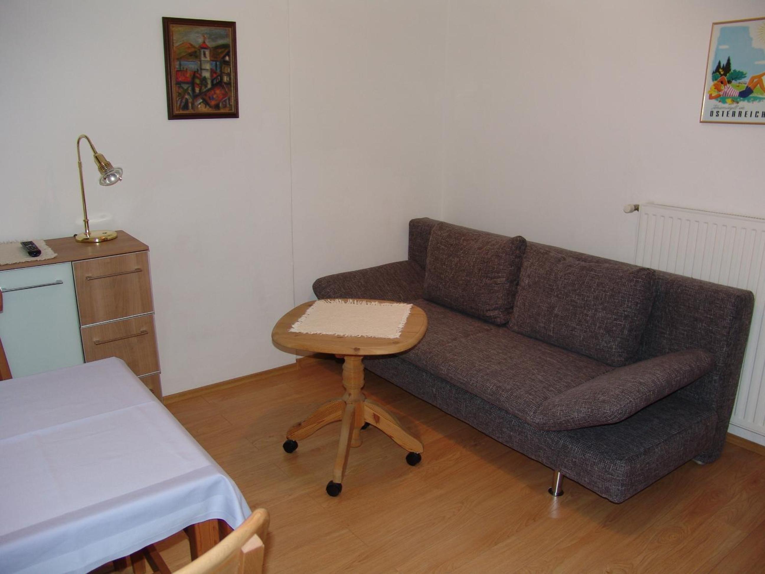 Christl, Haus