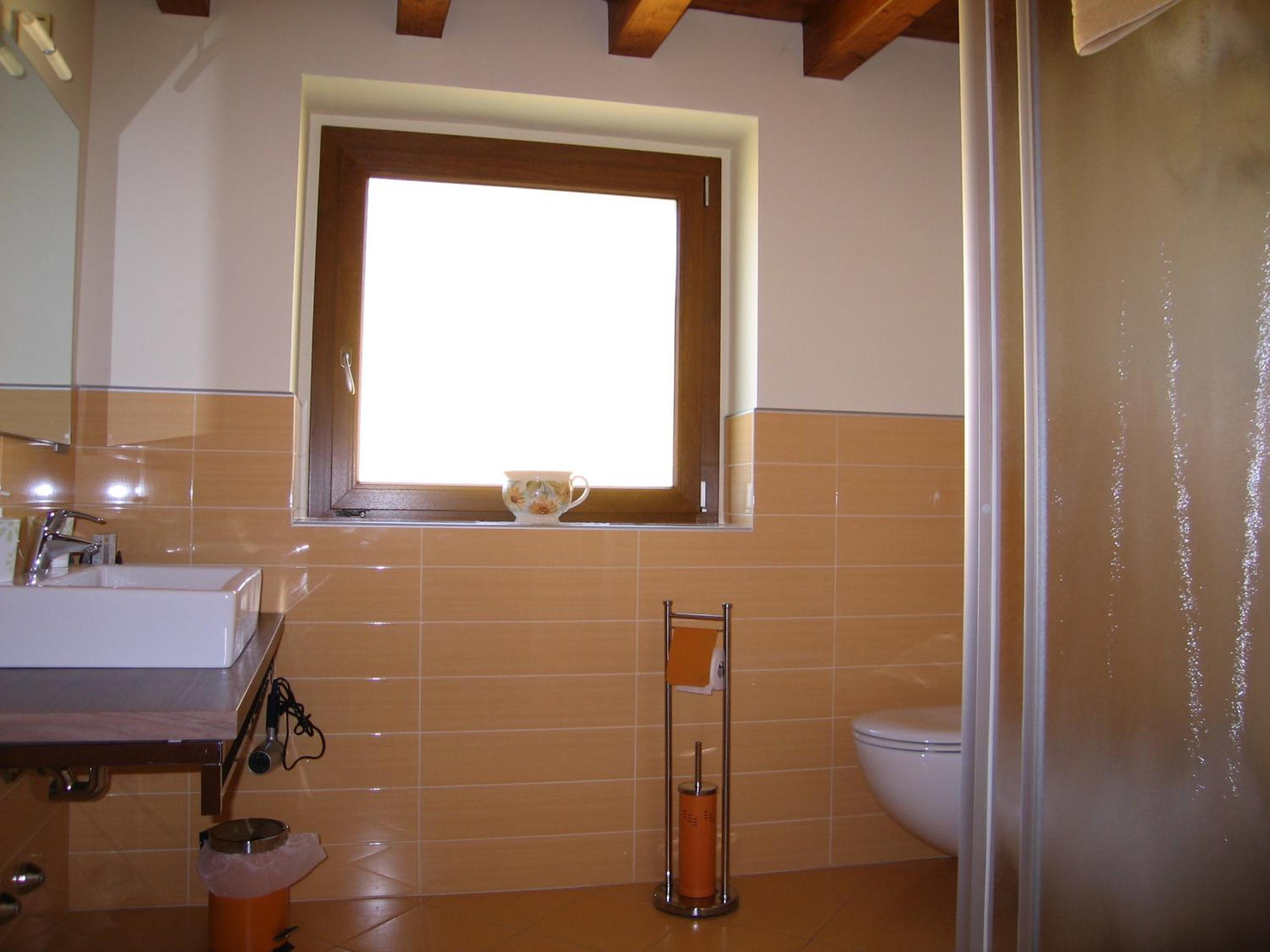 Photo 33