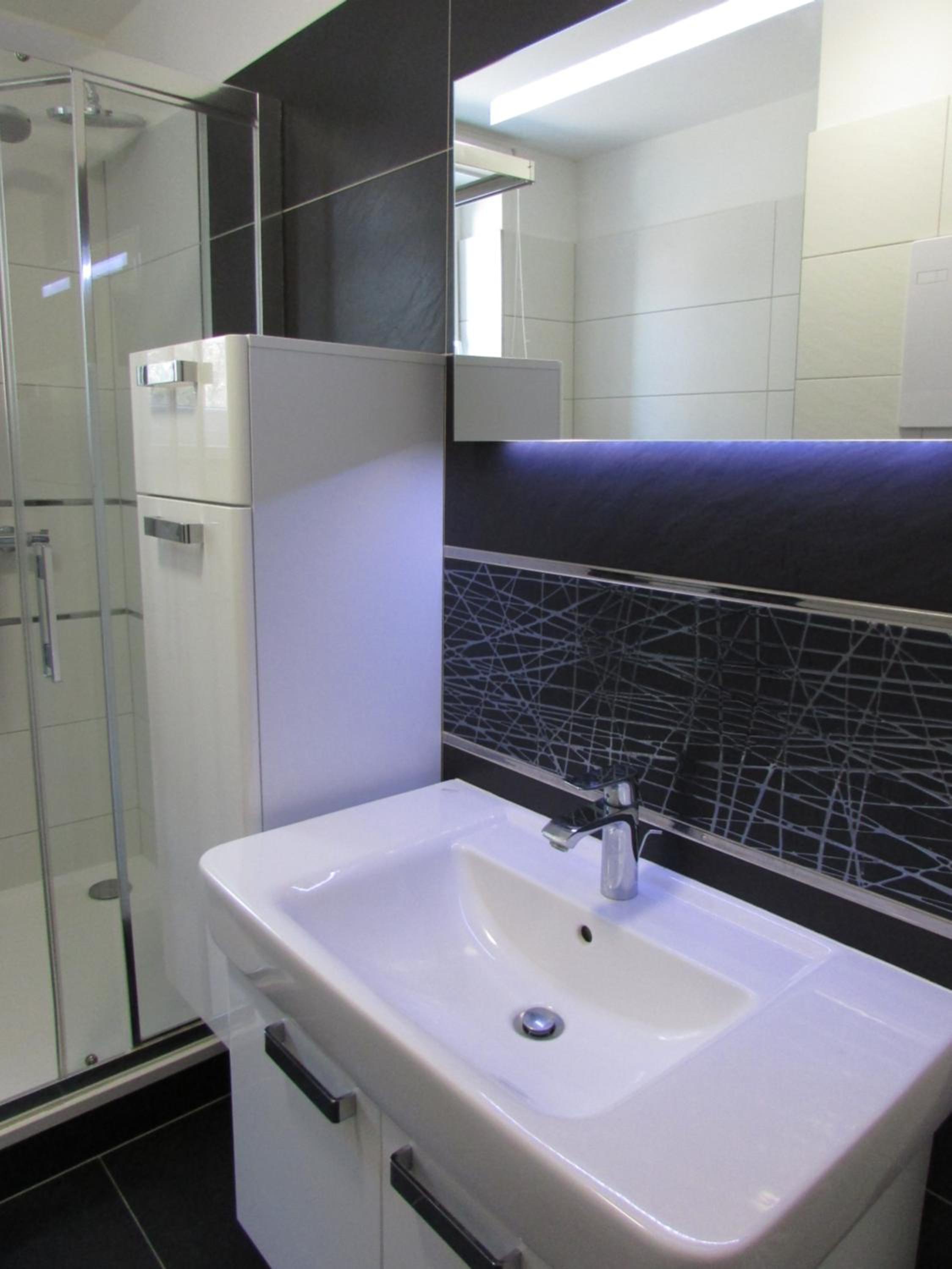 Beautiful city center Apartment with private parking view 4