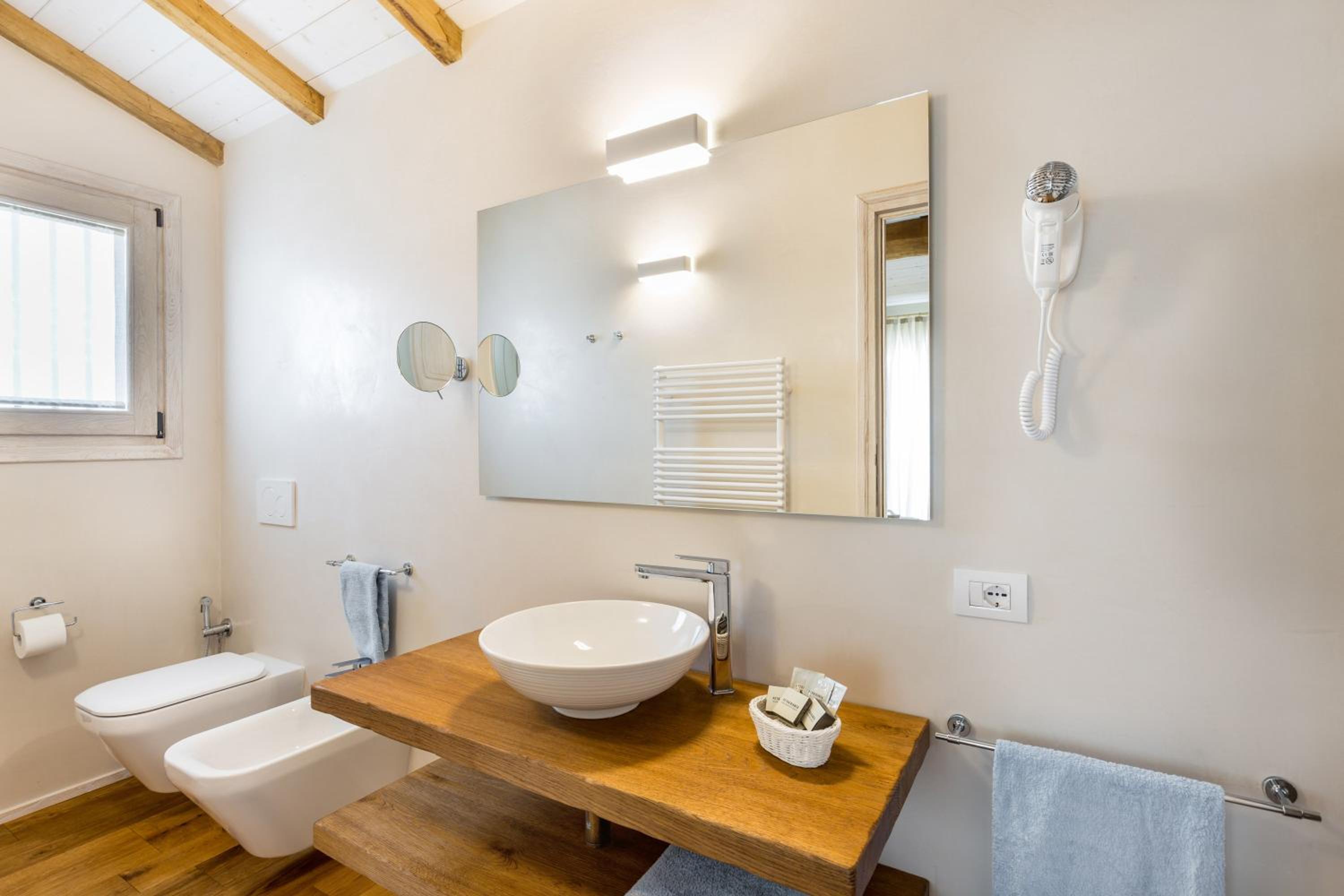 Tenuta Petra Bianca