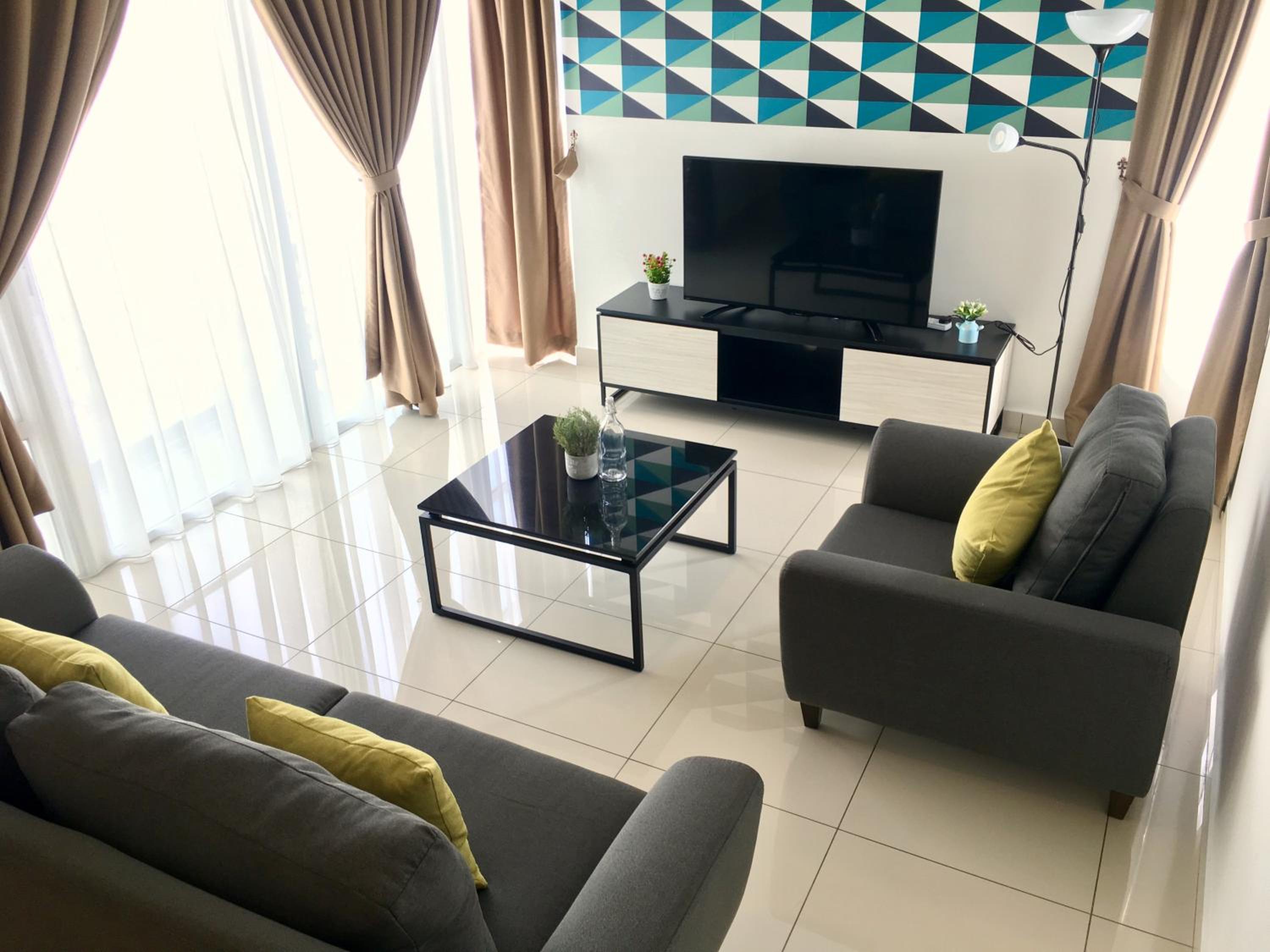 Pinnacle Tower Apartment Stay by Feel Suites