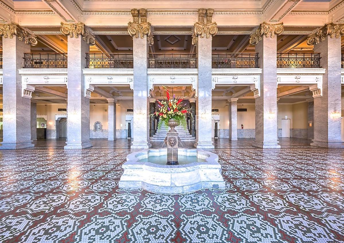 Hotel Bentley - Property Image 1