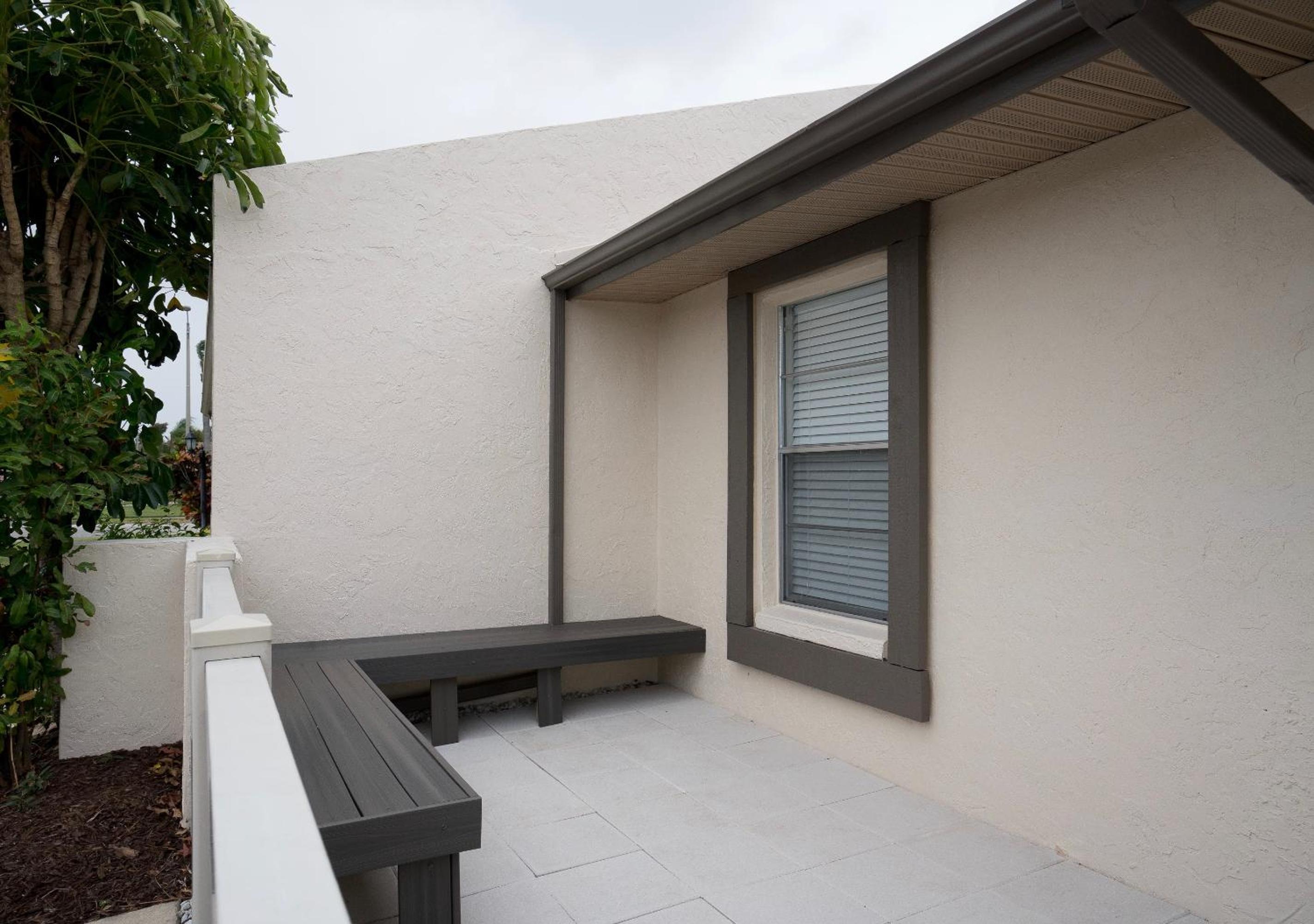 Near Beaches & IMG Academy, Mins to Downtown Oasis Villa Retreat view 2