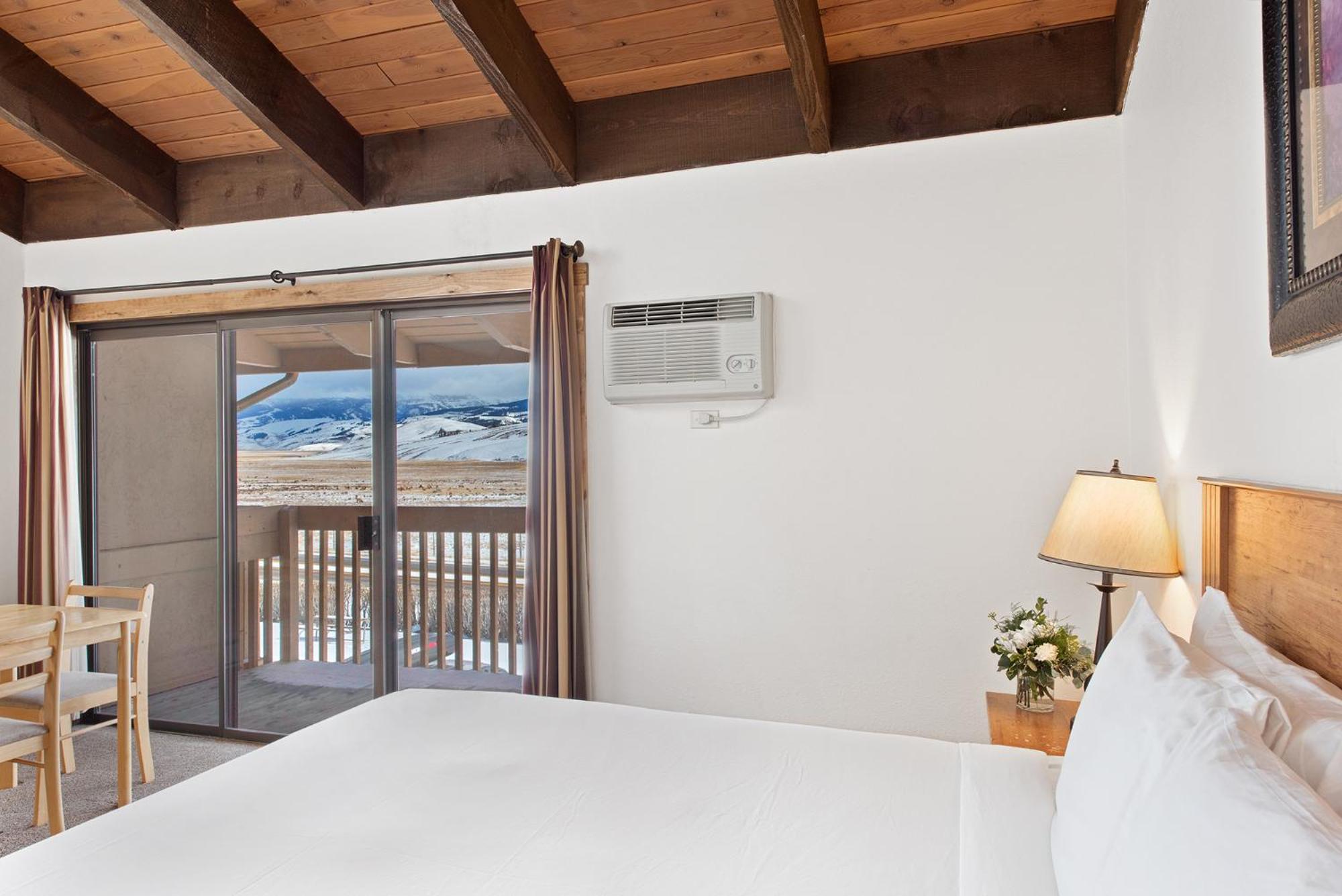 Elk Refuge Inn