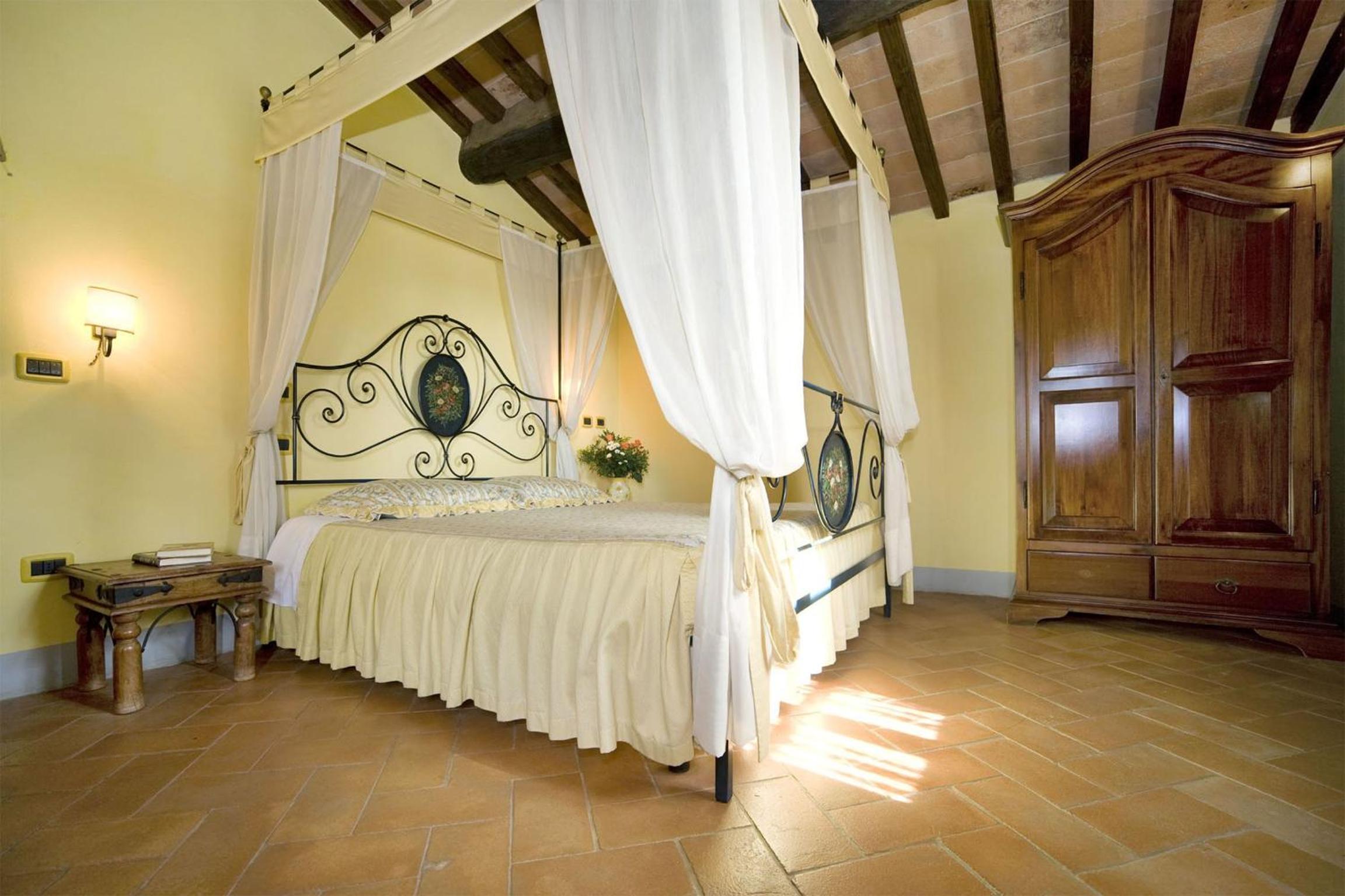 Villa Le Rondini by Salogi Villas