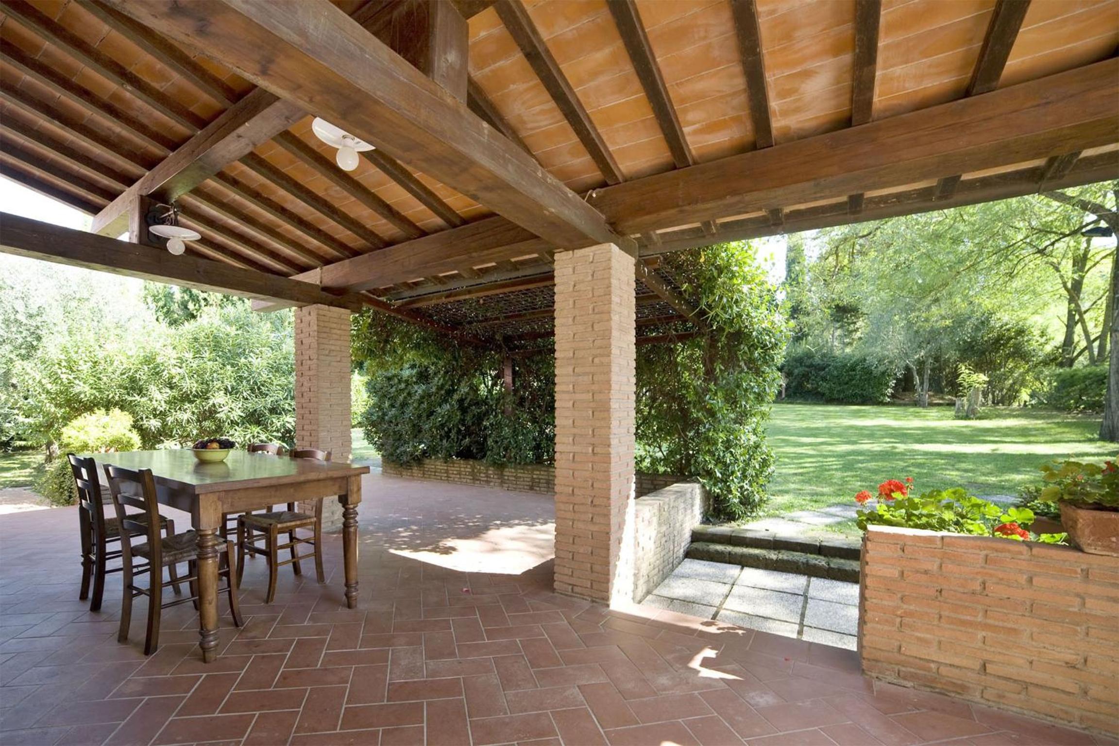 Villa Le Rondini by Salogi Villas