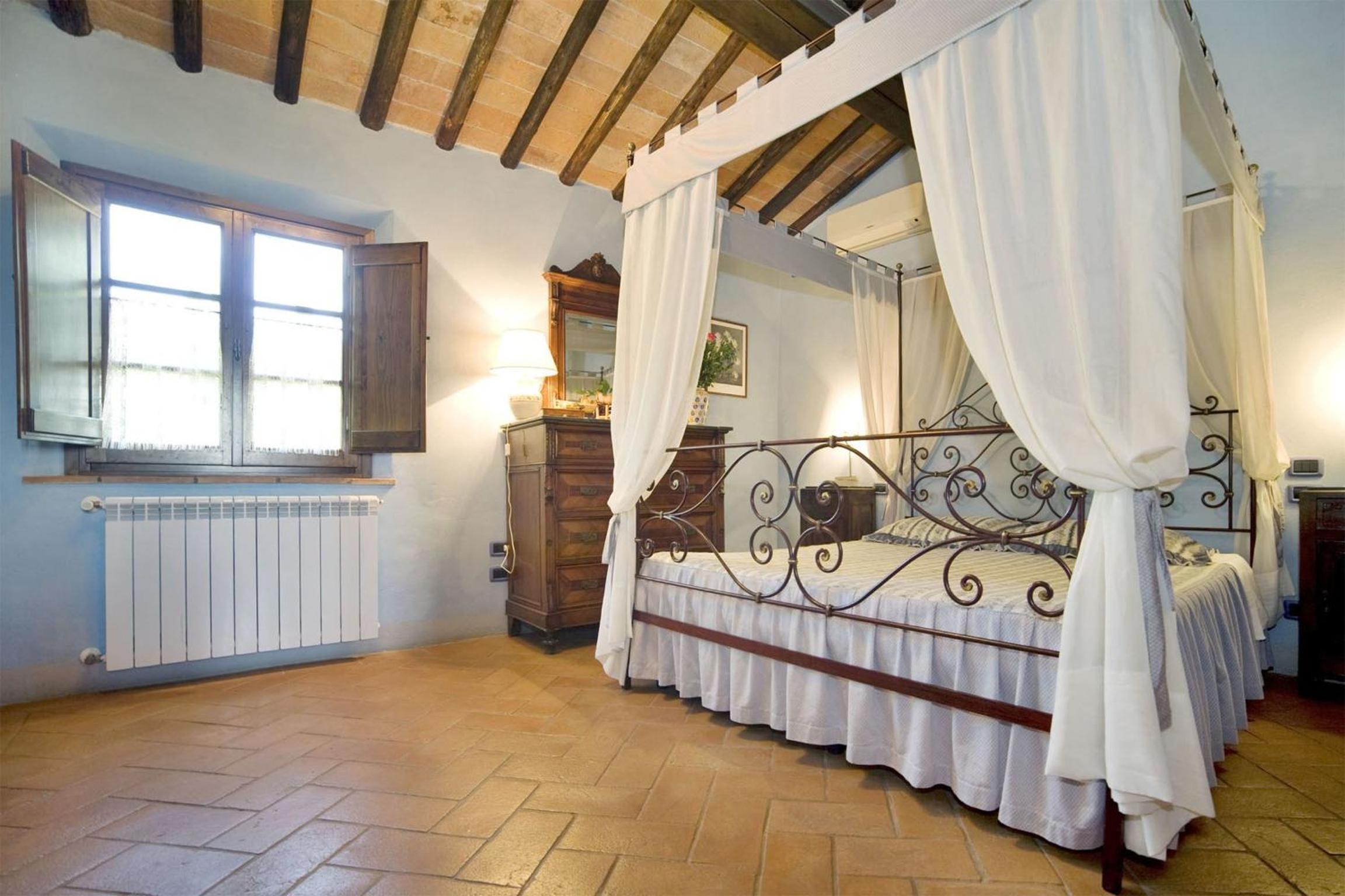 Villa Le Rondini by Salogi Villas