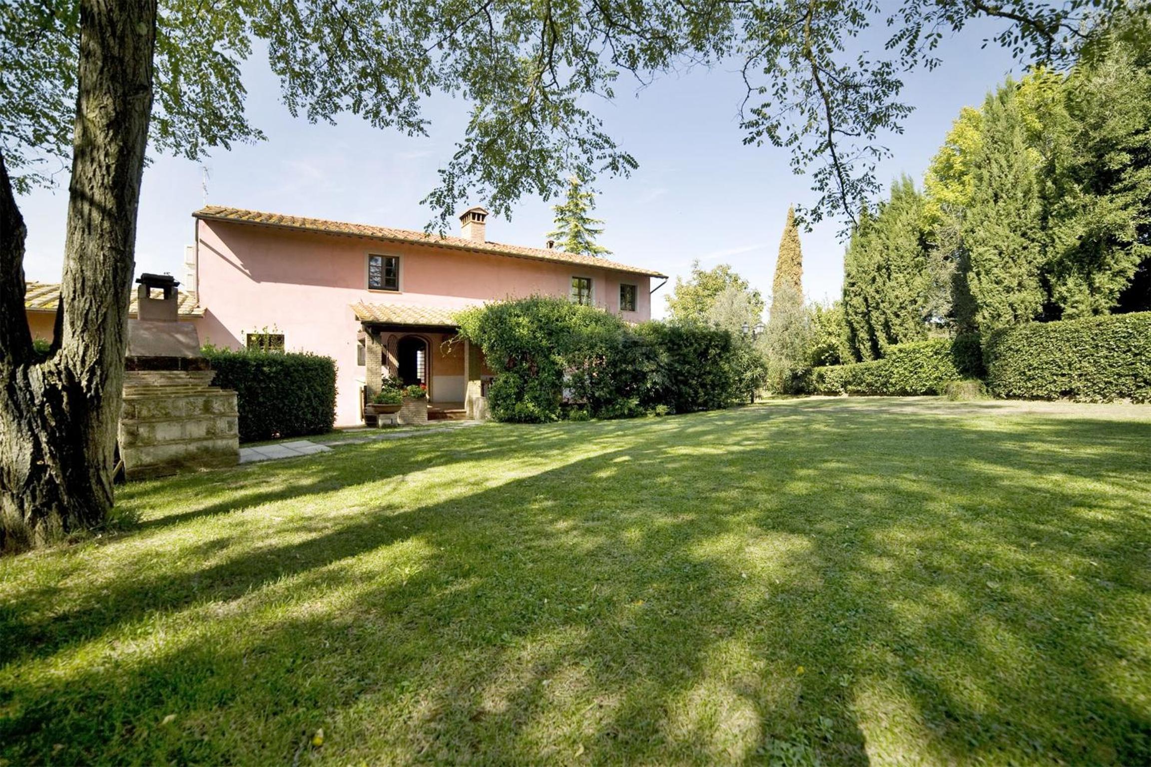 Villa Le Rondini by Salogi Villas