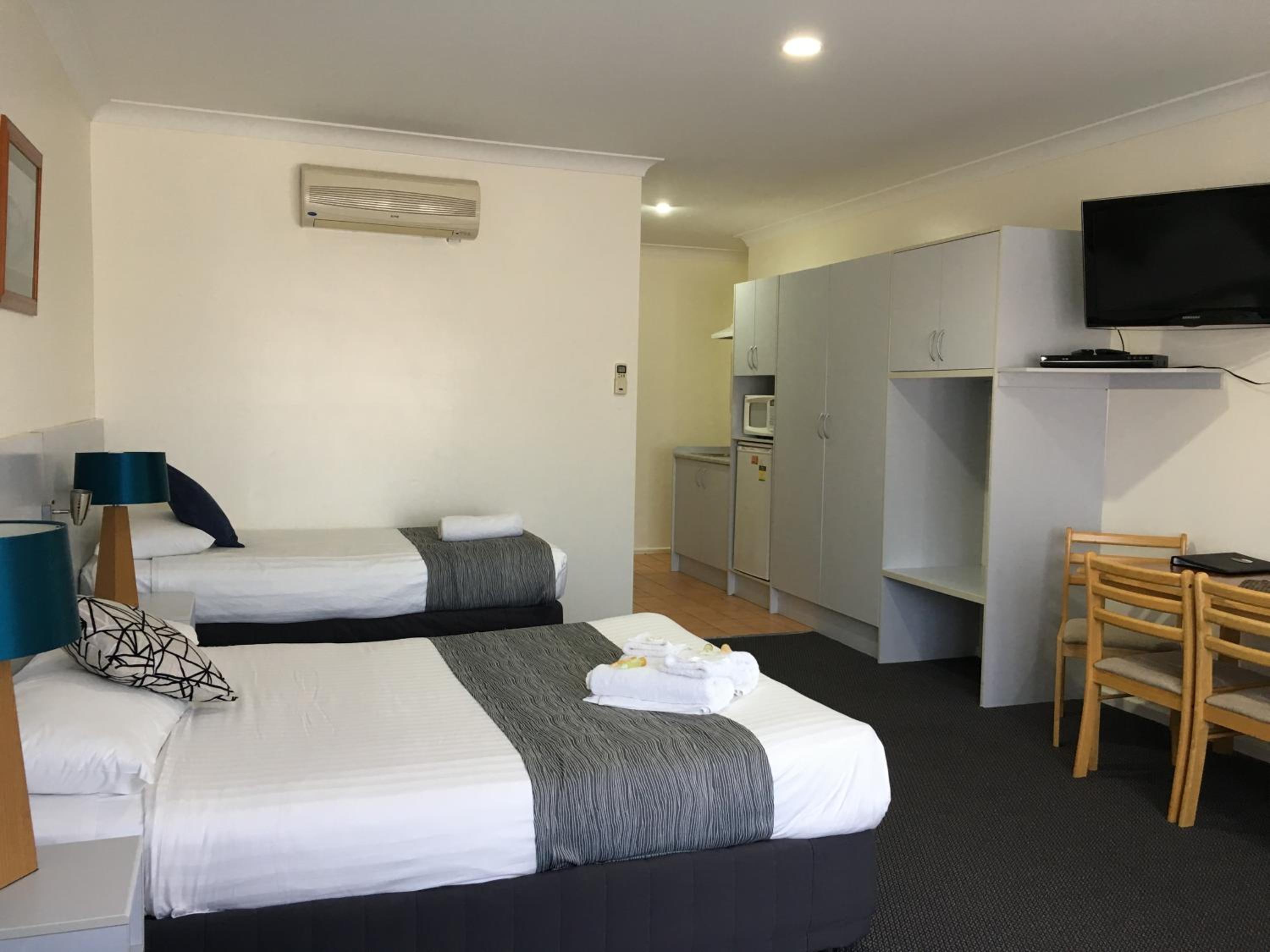 Lakeview Motor Inn