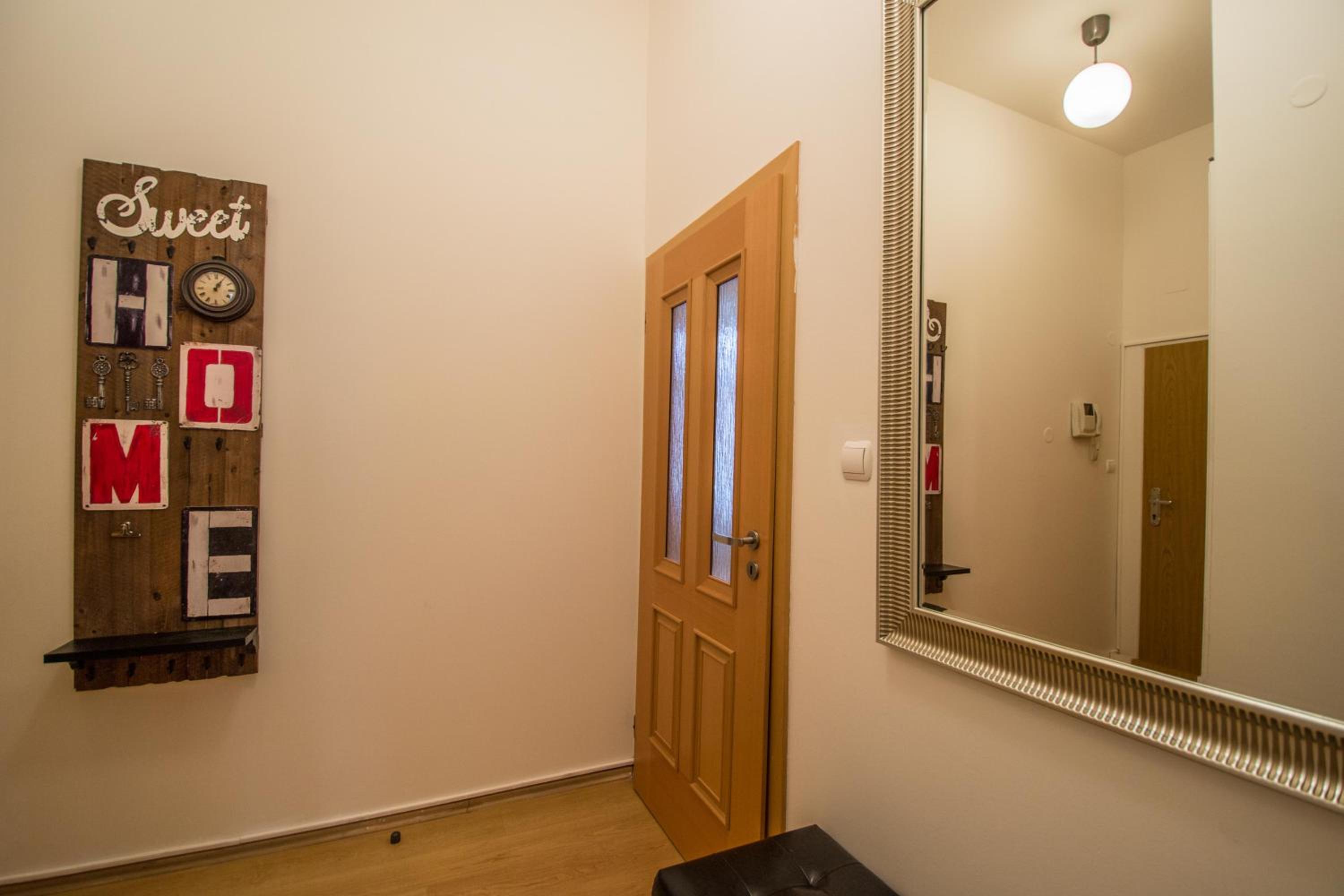 Riverside Ruterra Apartment