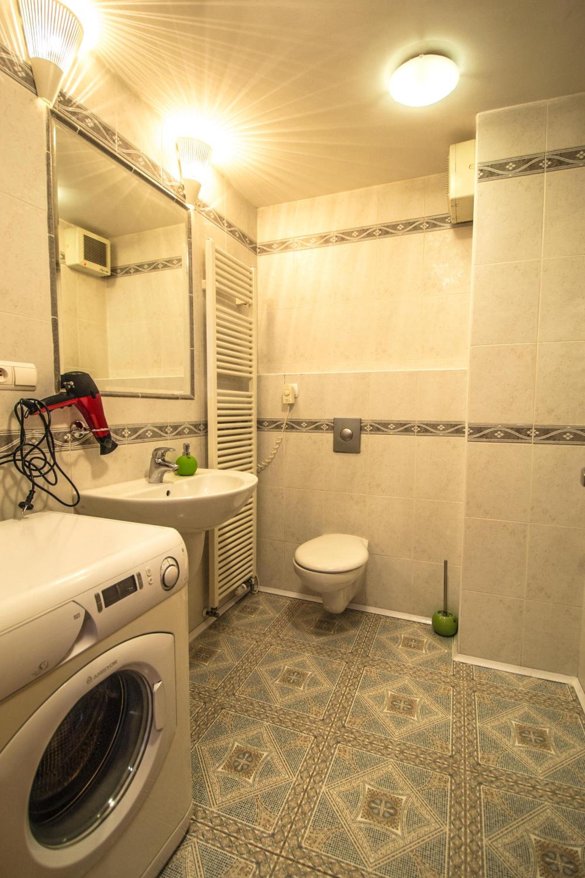 Riverside Ruterra Apartment