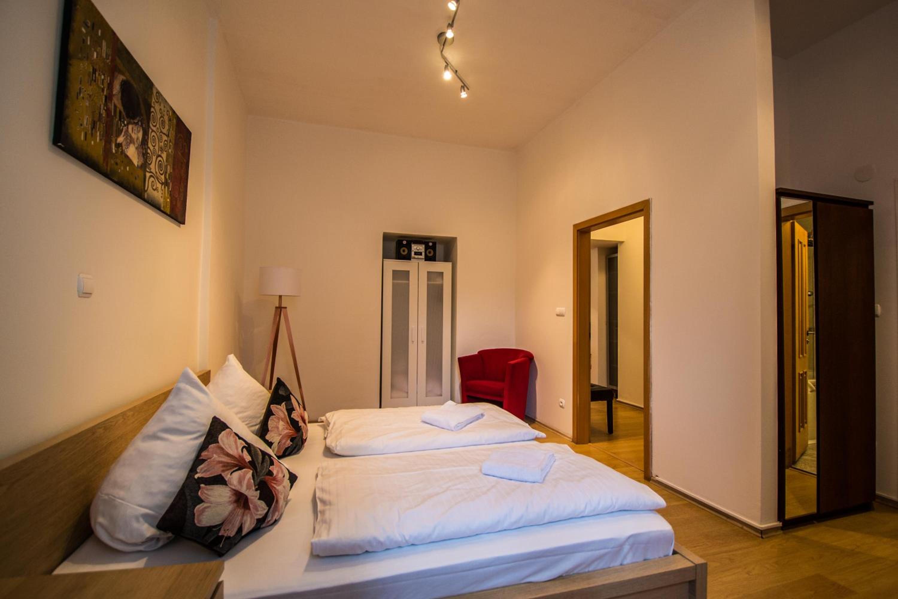 Riverside Ruterra Apartment