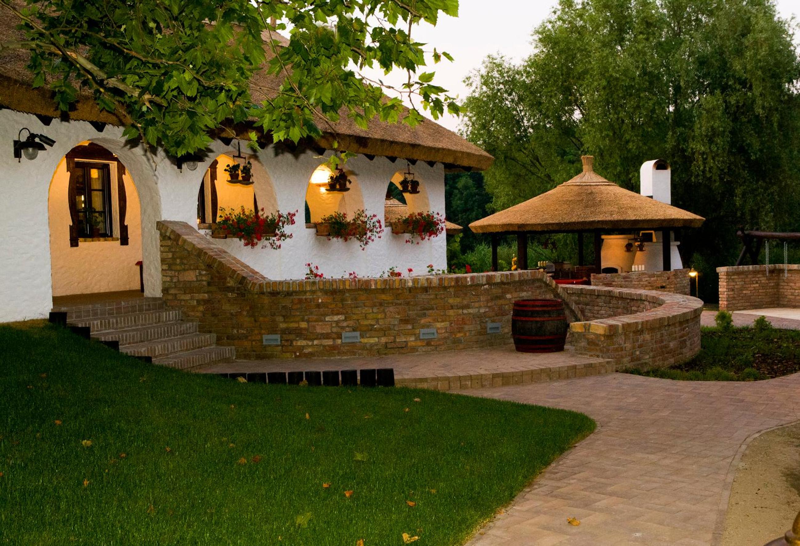 Sári Udvar view 4