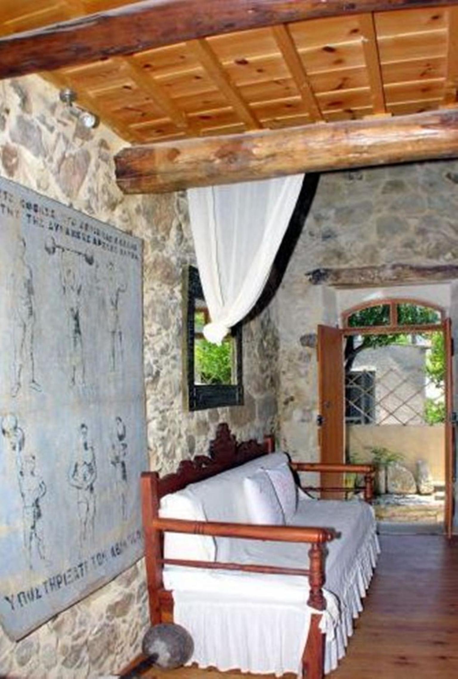 Kouriton House
