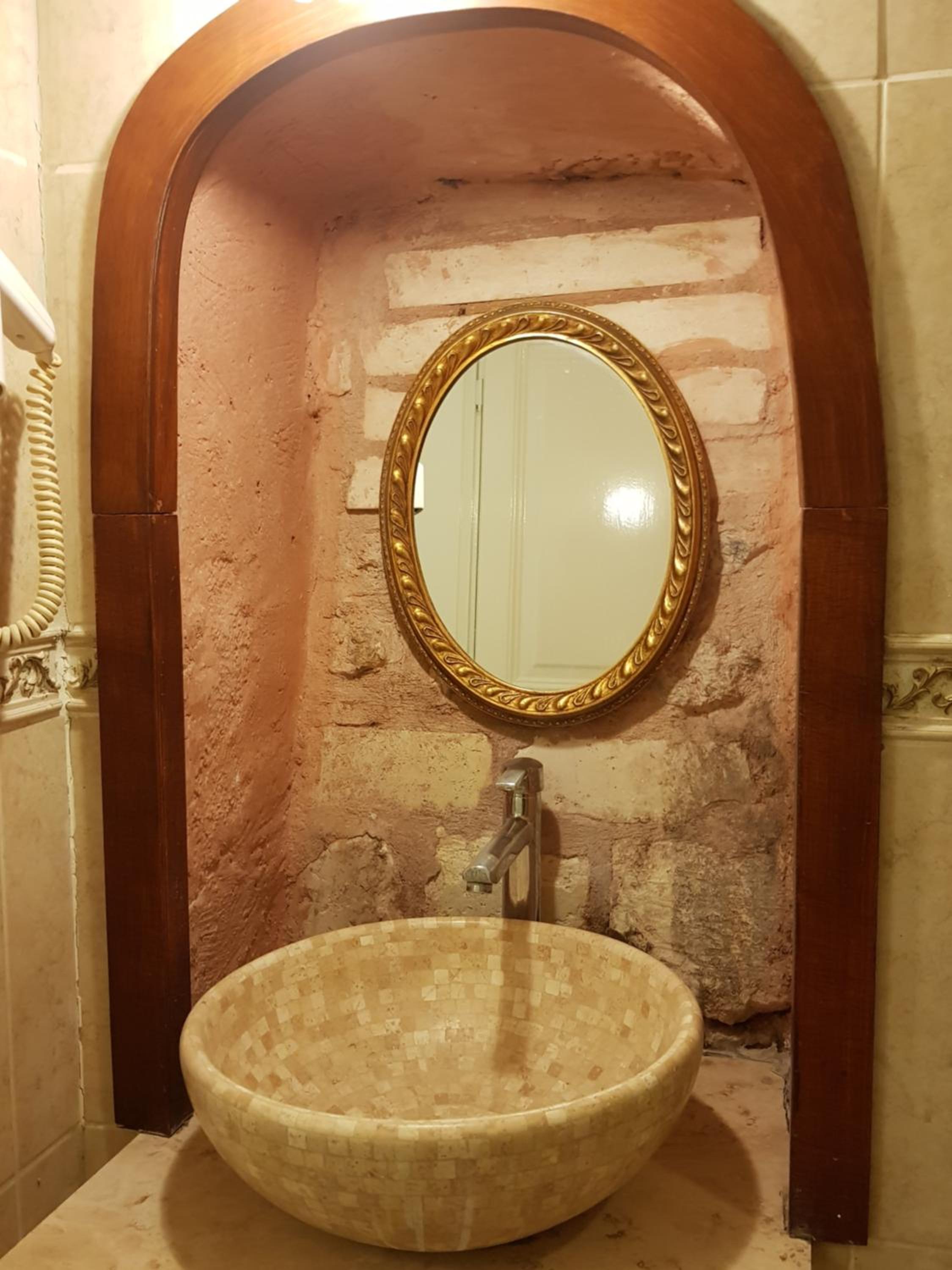 Romantic Mansion - Image 21