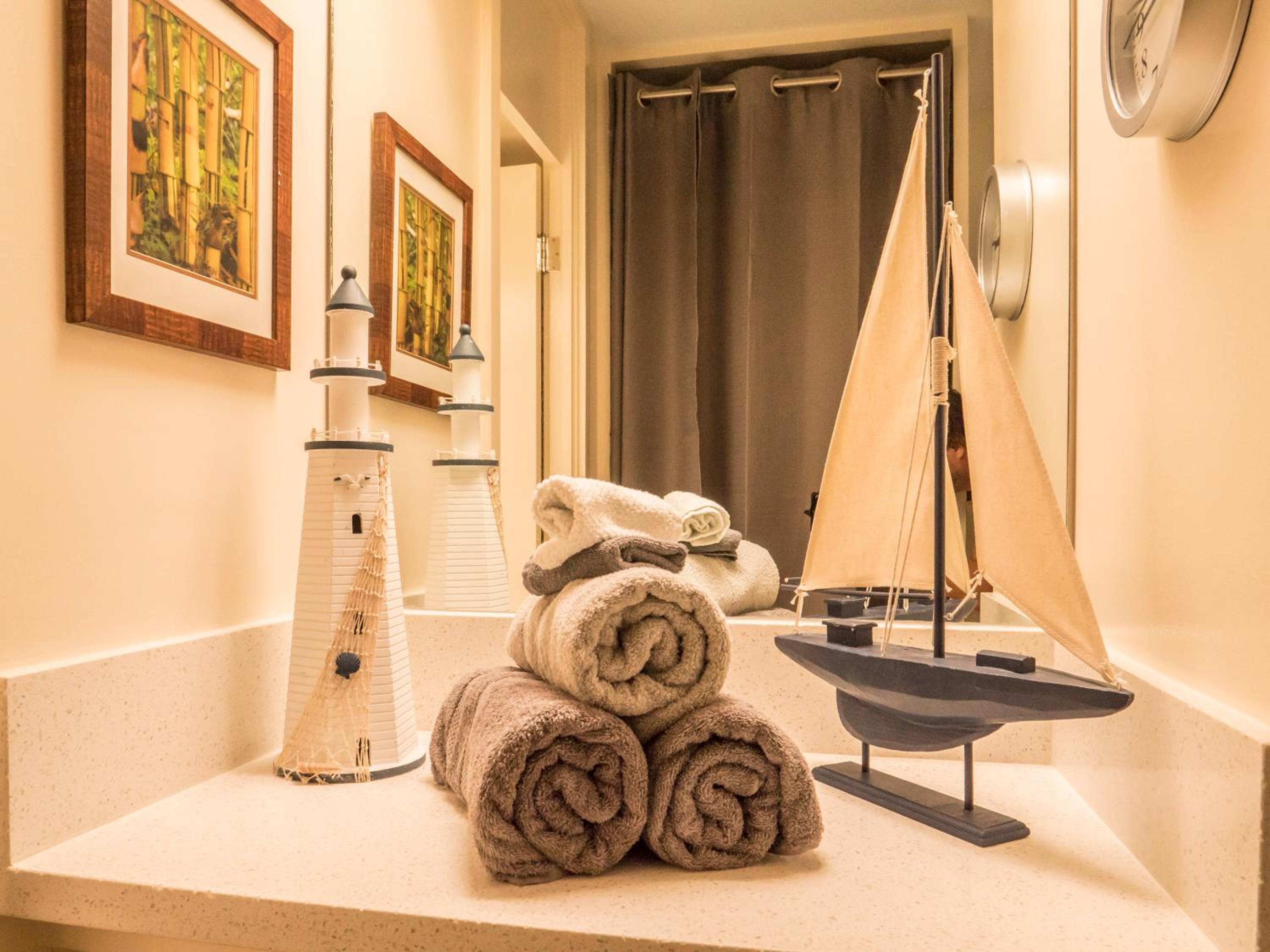 Tropical Studios at Marine Surf Waikiki - FREE PARKING - BEST LOCATION - FULL KITCHEN - SWIMMING POOL 照片第 15 張,共 263 張