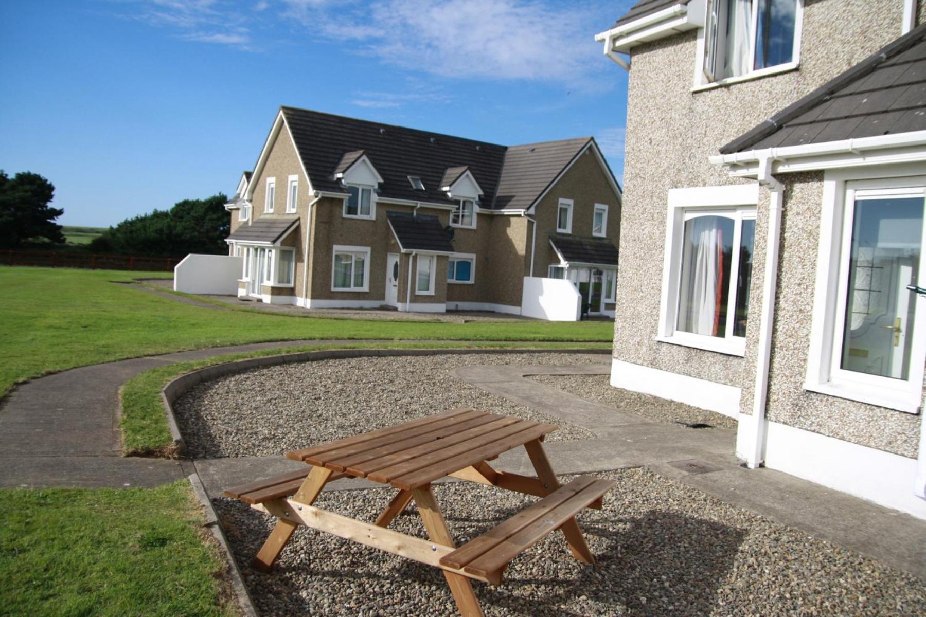 Moore Bay Holiday Homes by Trident Holiday Homes