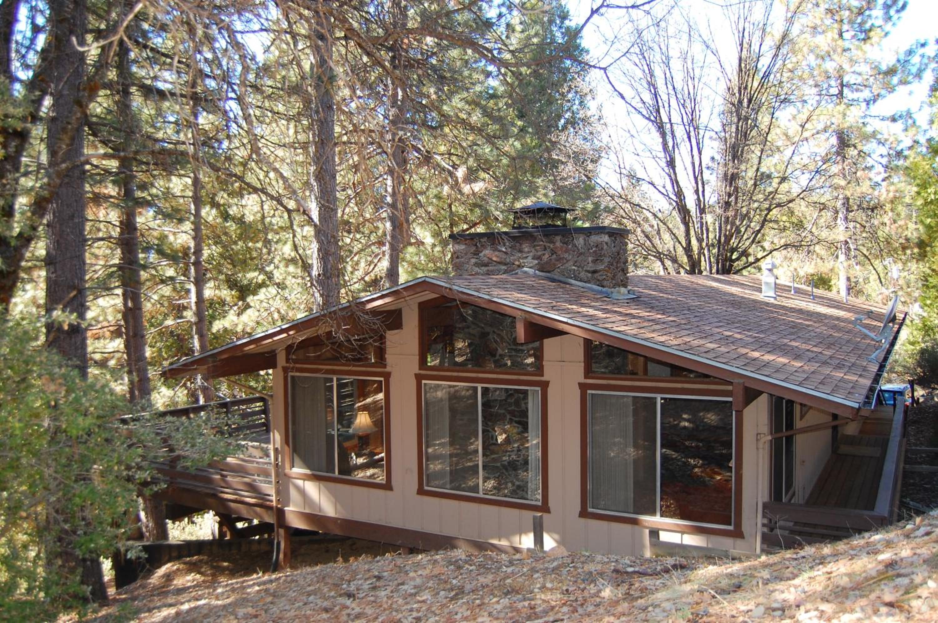 99 Yosemite Mountain Lodge view 3