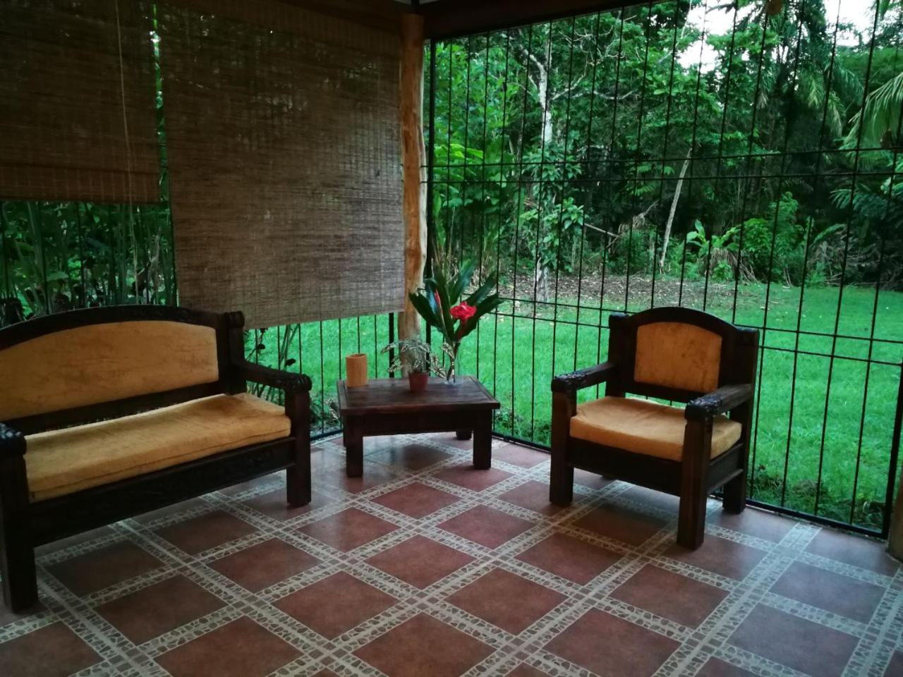 Casita Amarilla