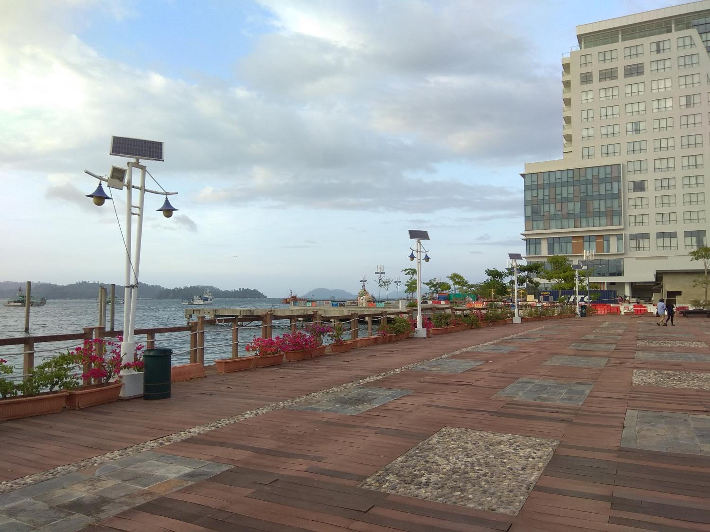 Marina Court, Kota Kinabalu, Sabah photo 4