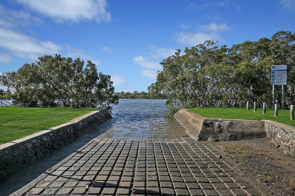 Absolute Waterfront