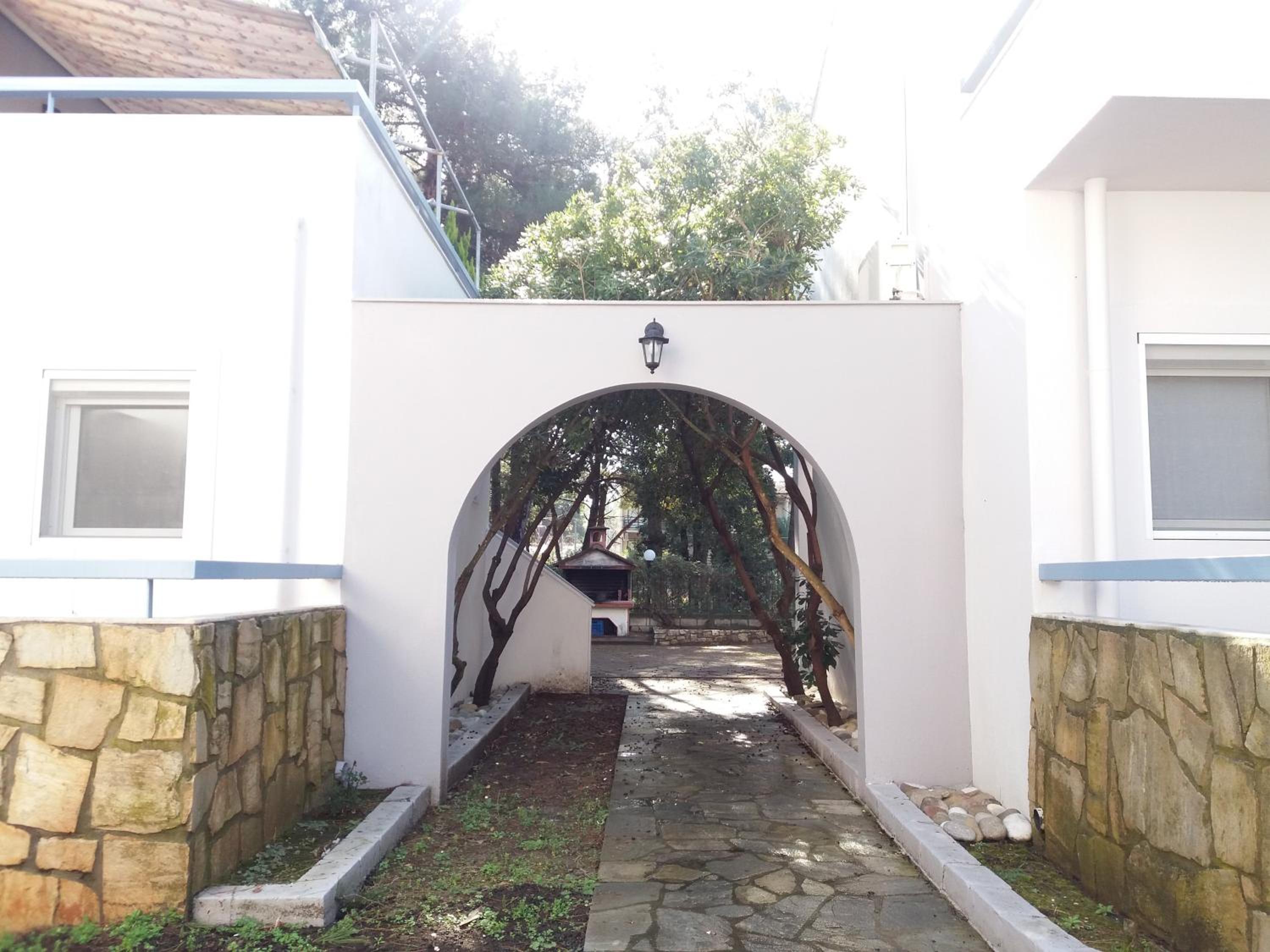 BLEU - VERT en Prinos — children's play area