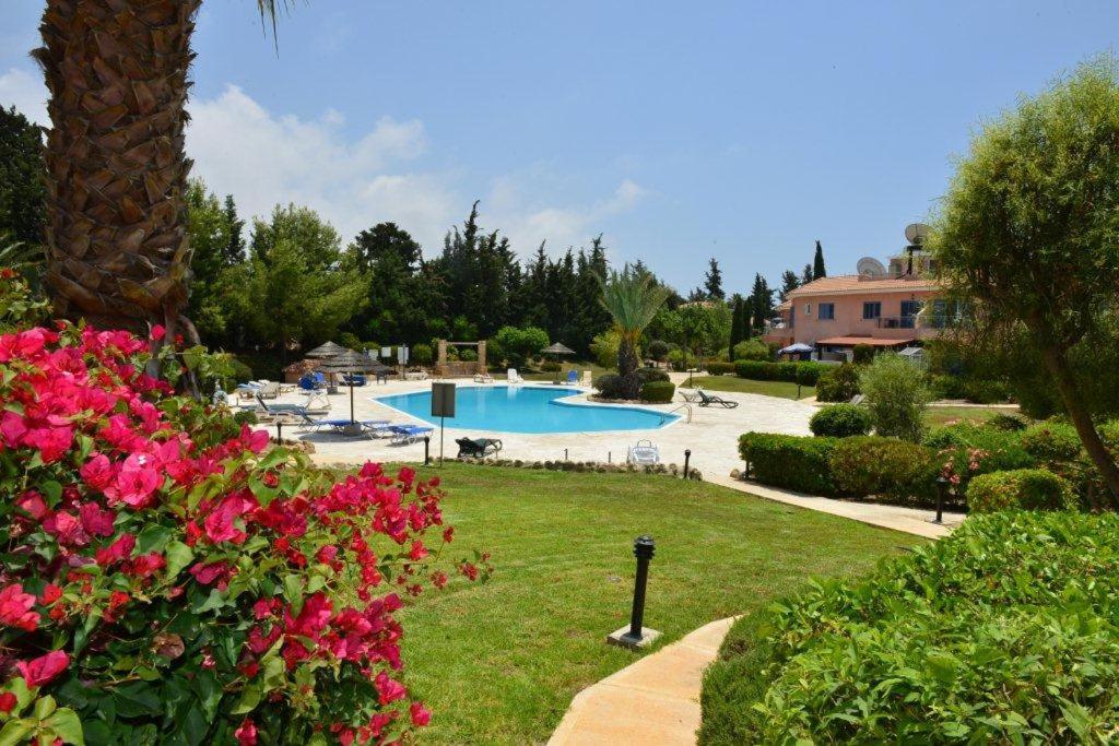 Limnaria Villas Sunny Garden Apartment