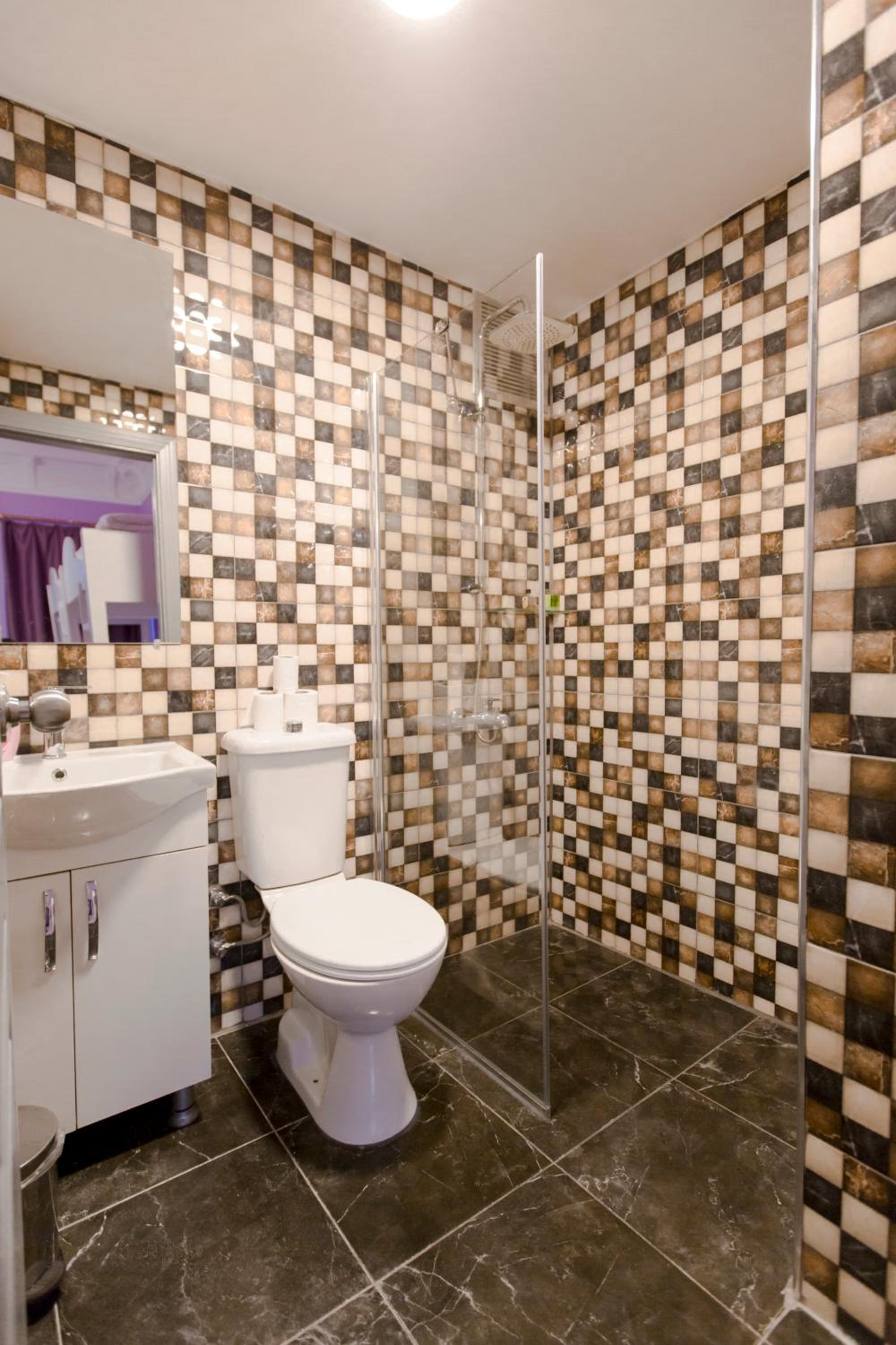 Cheers Hostel - Image 21