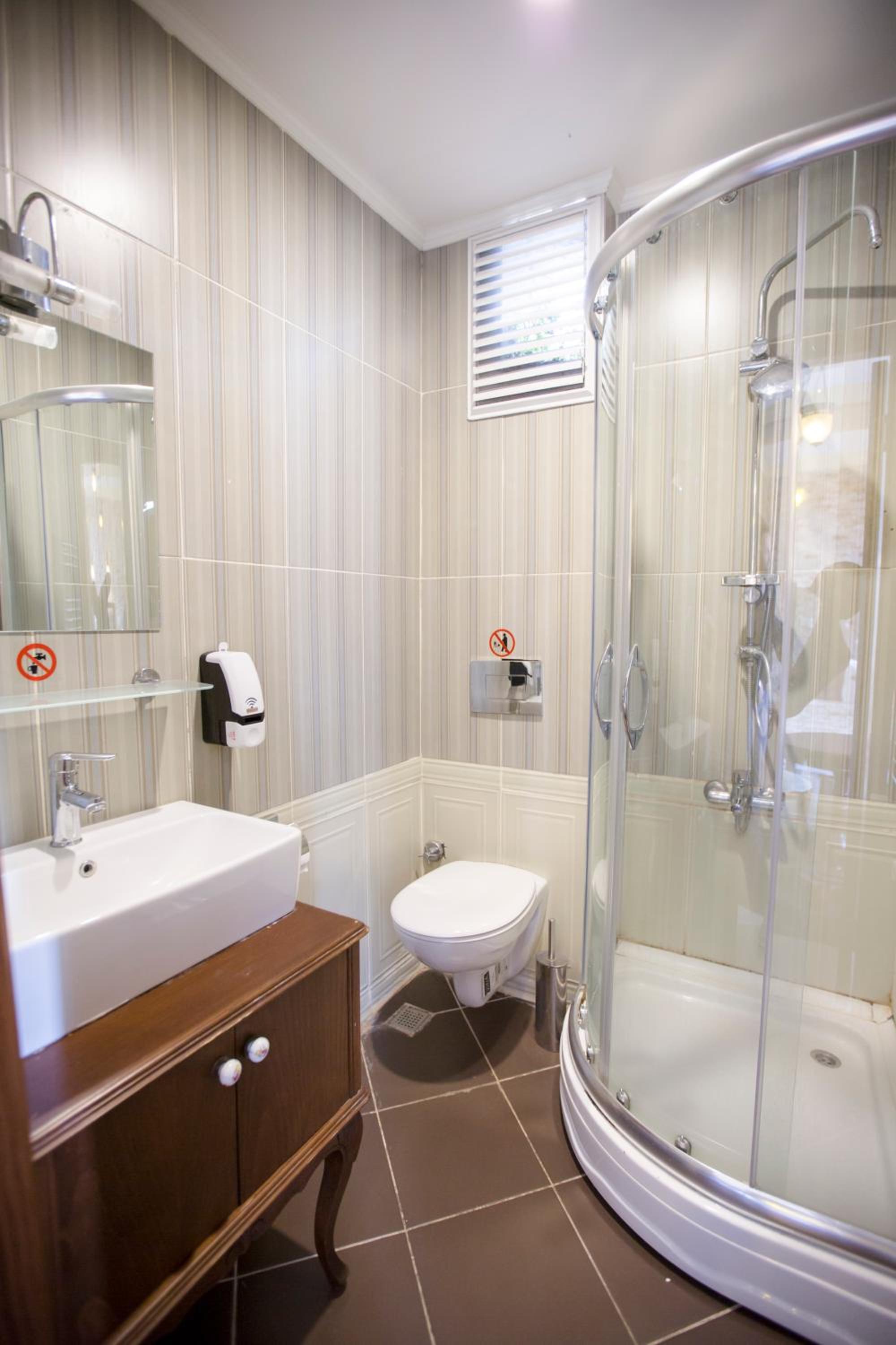 Cheers Hostel - Image 31