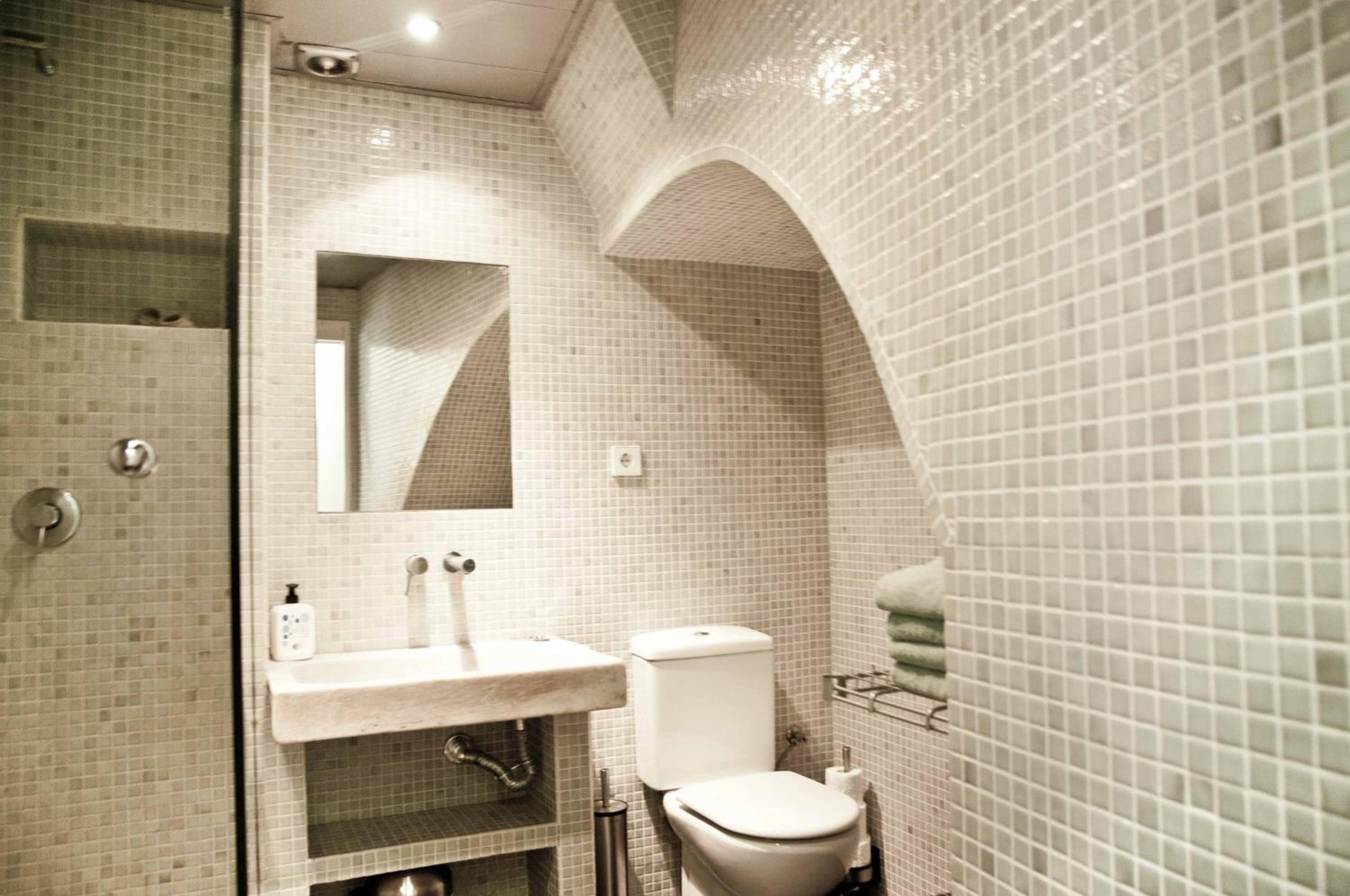 Barceloneta Suites Apartments Market