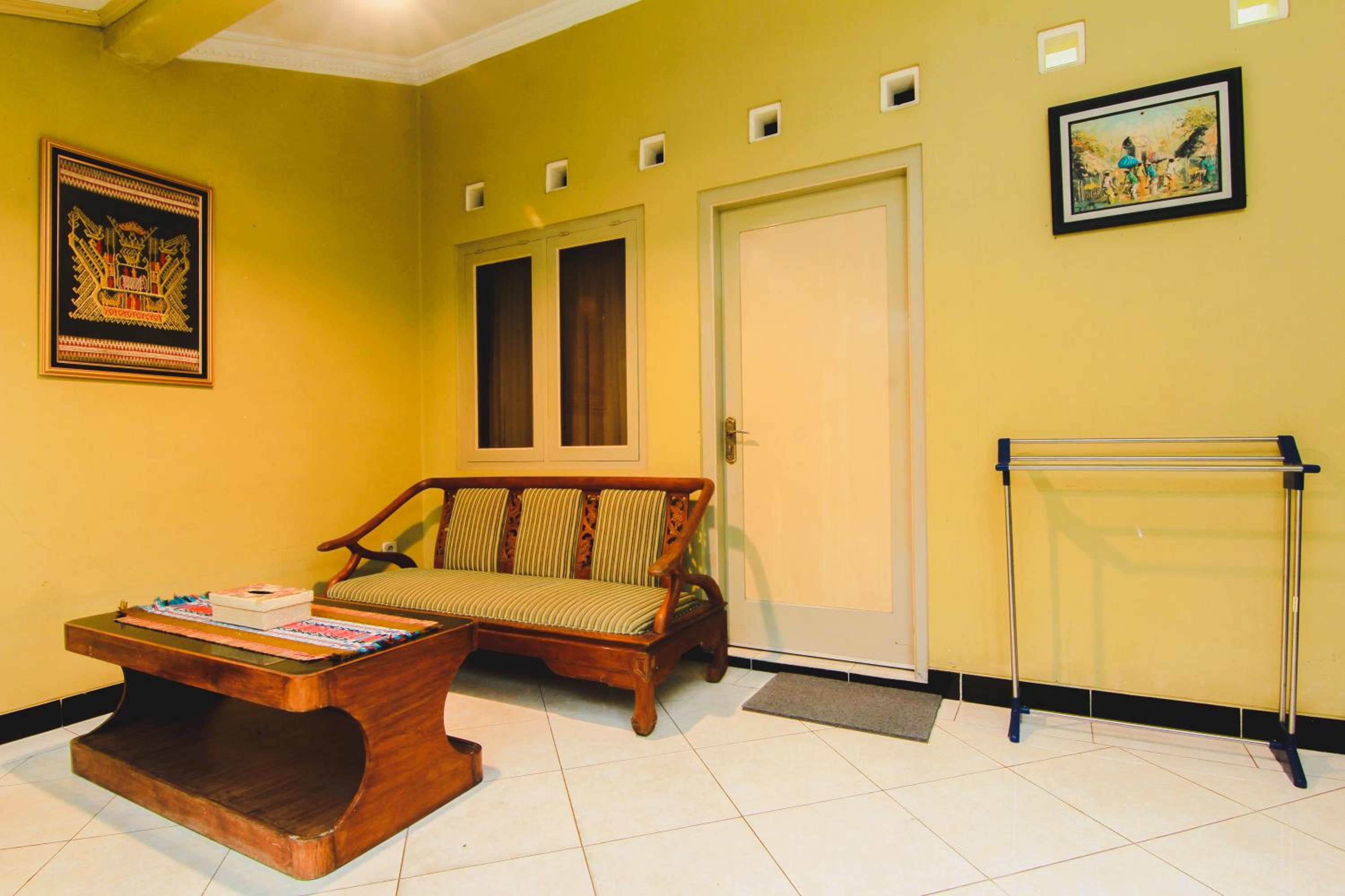 Griya Batik Giri Sekar Homestay