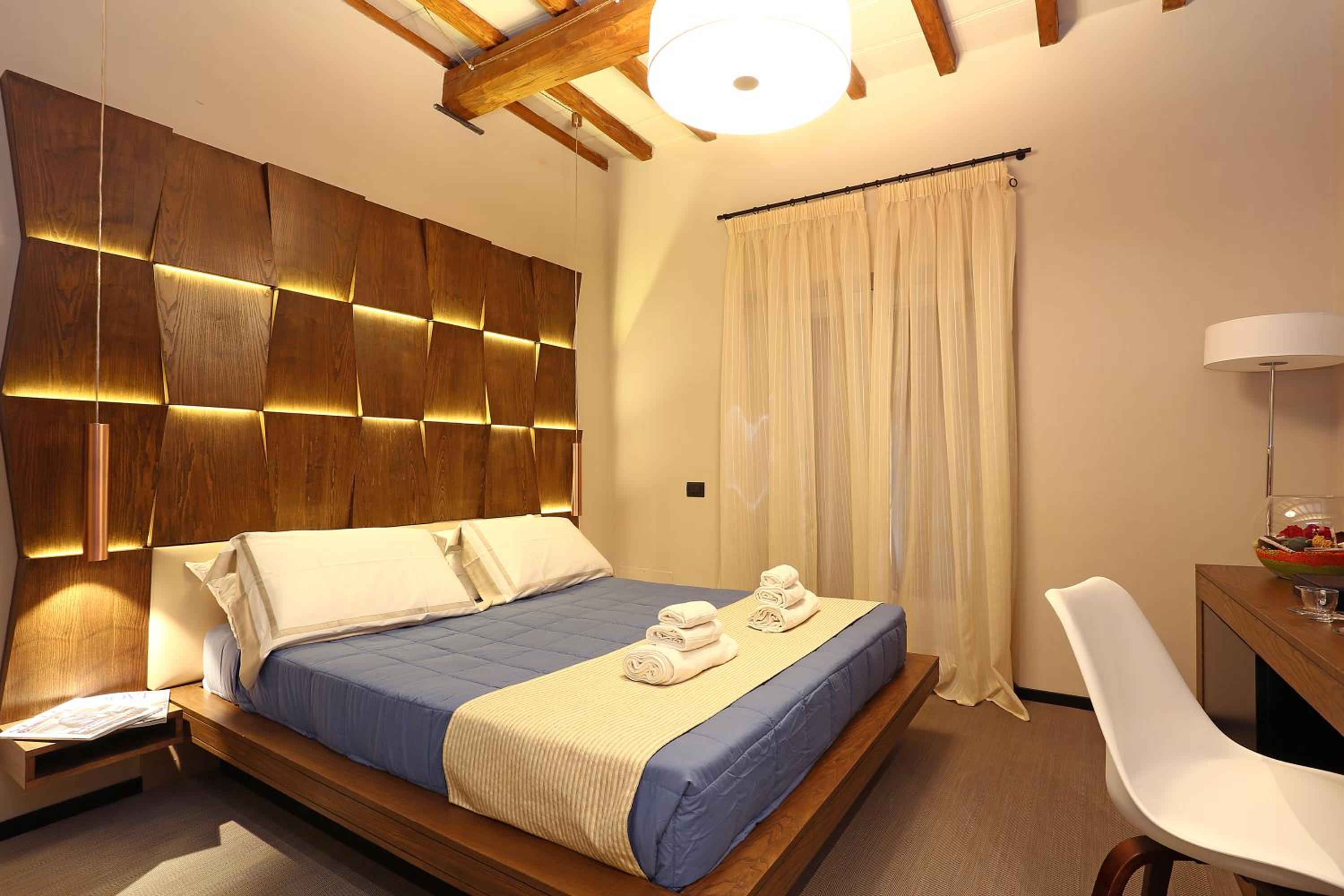 Unicum Vite en Rome — hotel room