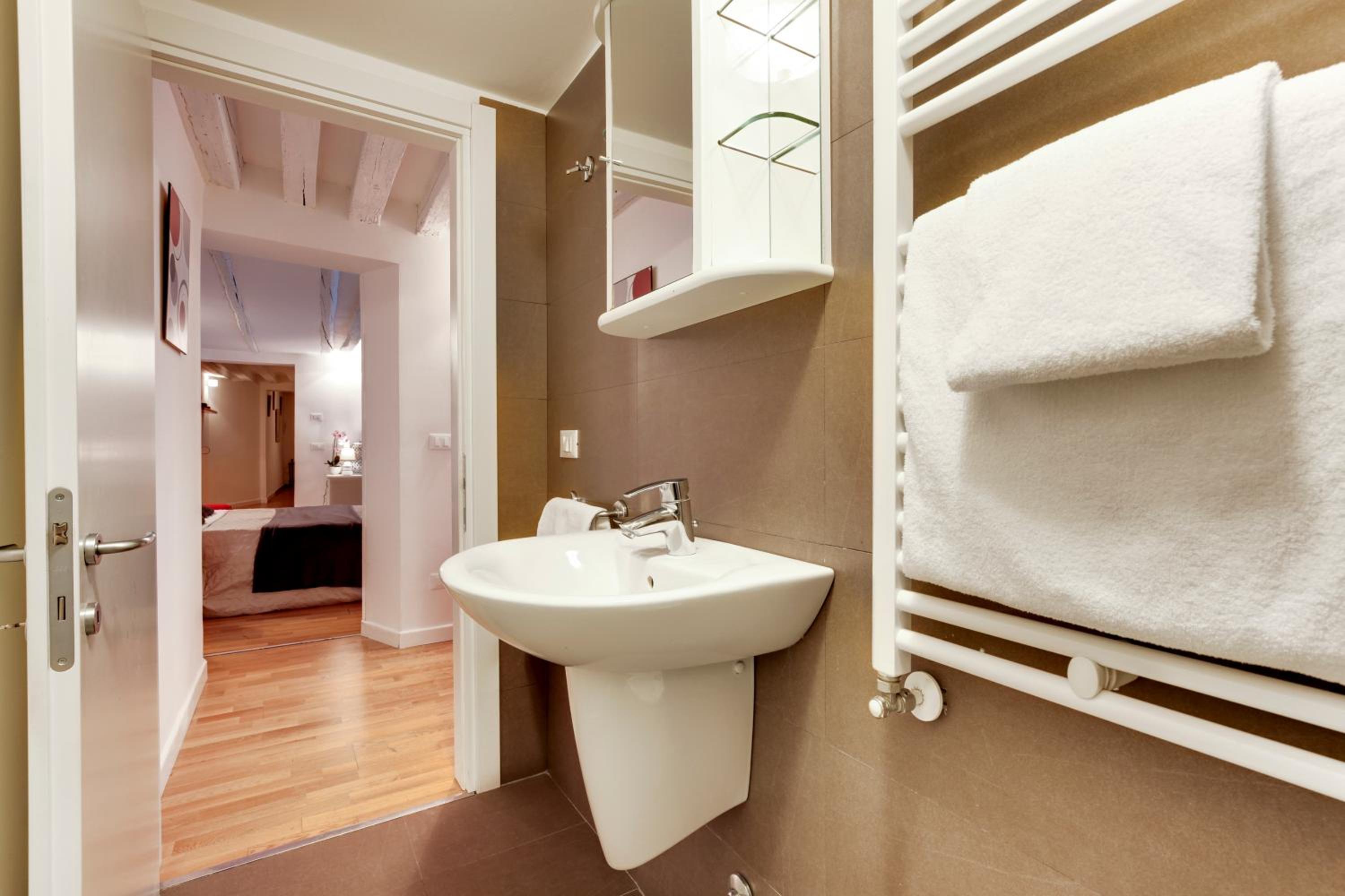 Ca Forner - Cannaregio Apartment by Wonderful Italy photo 5
