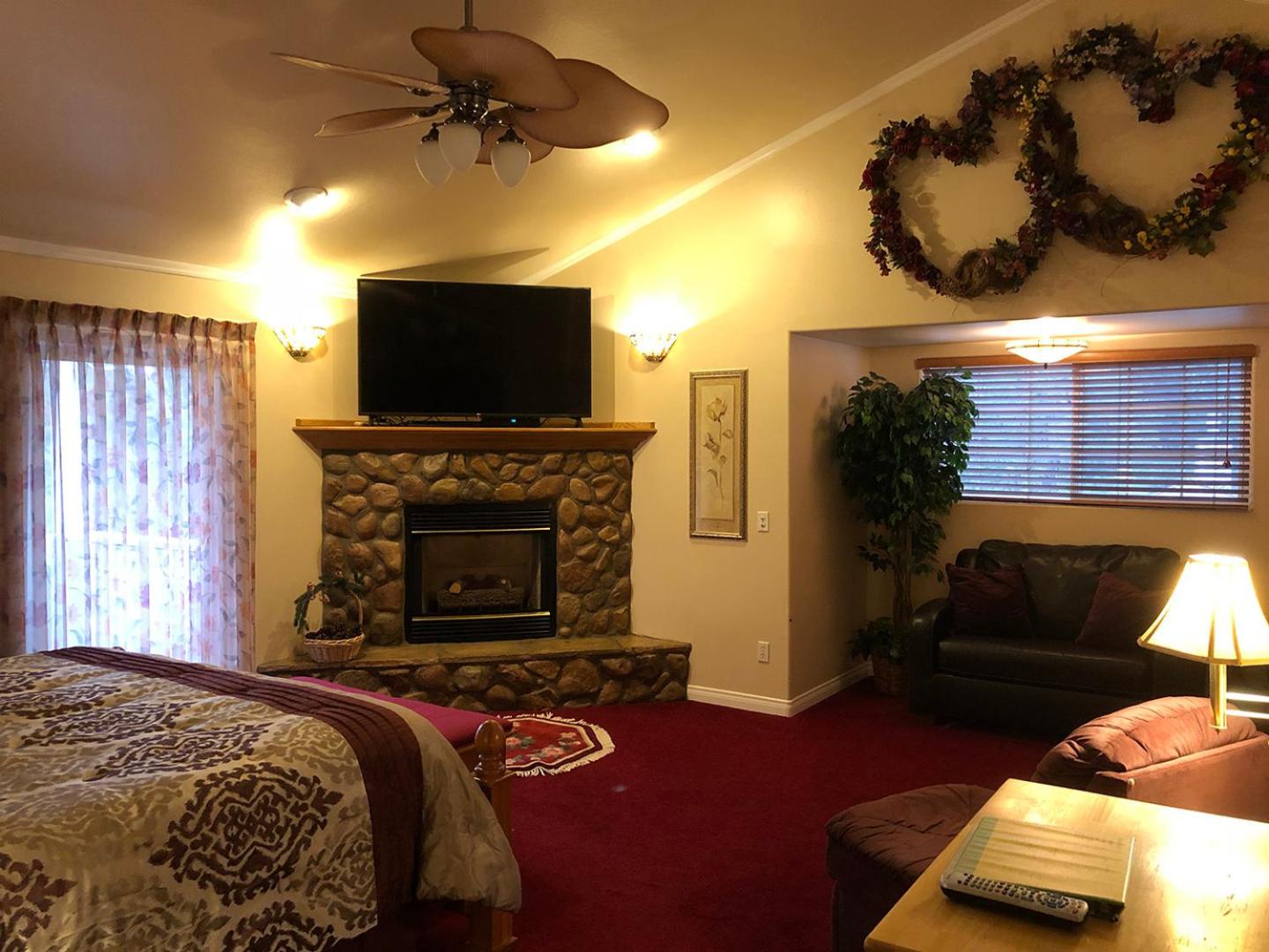 Giant Oaks Lodge
