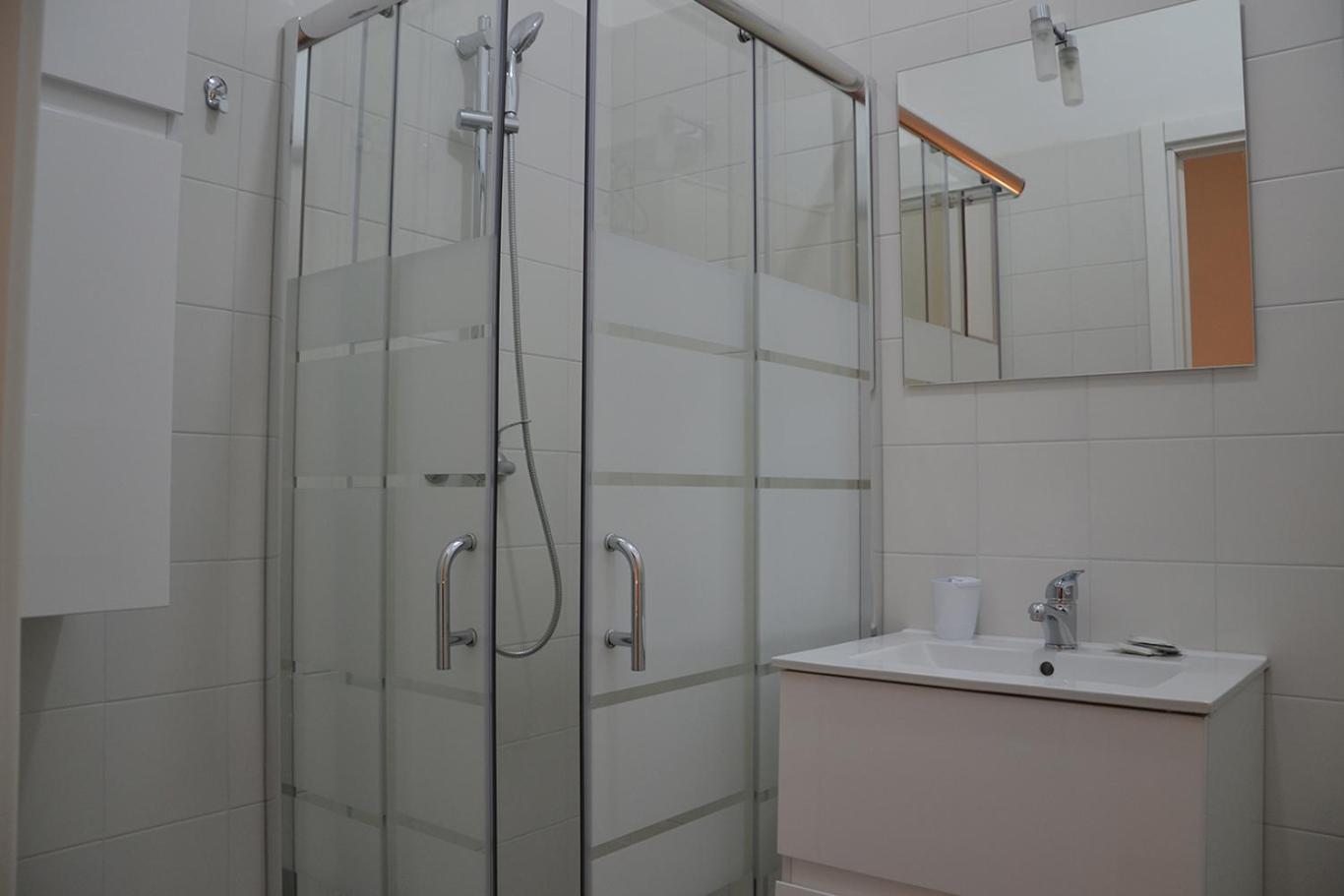 La Giara en Torre Lapillo — bathroom