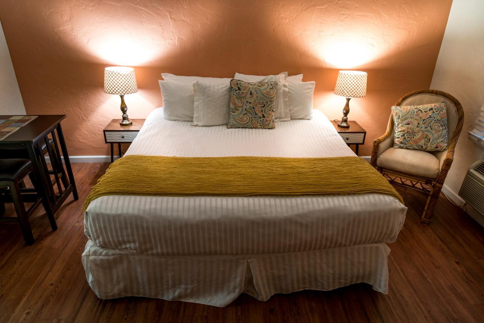 San Clemente Vacations - The Patriots Boutique Motel - Property Image 6
