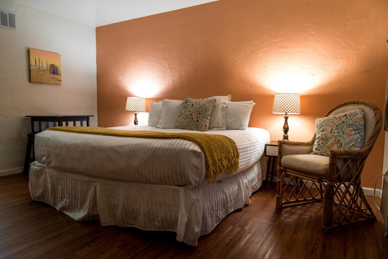 San Clemente Vacations - The Patriots Boutique Motel - Property Image 7
