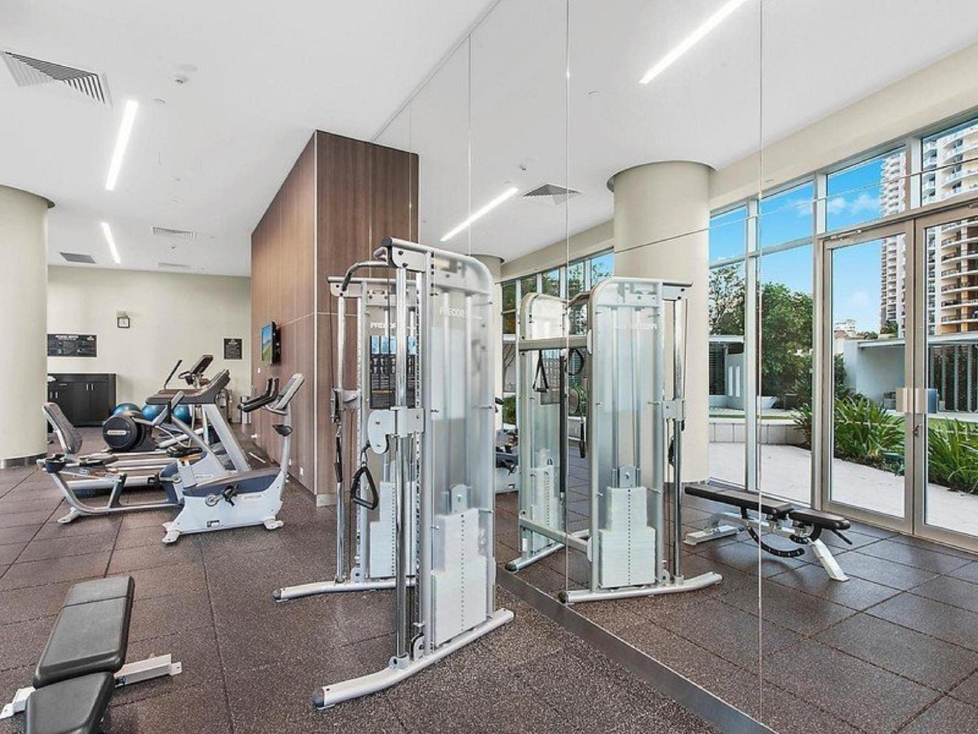 Number 1 H Residences - WiFi, Parking & More by Gold Coast Holidays