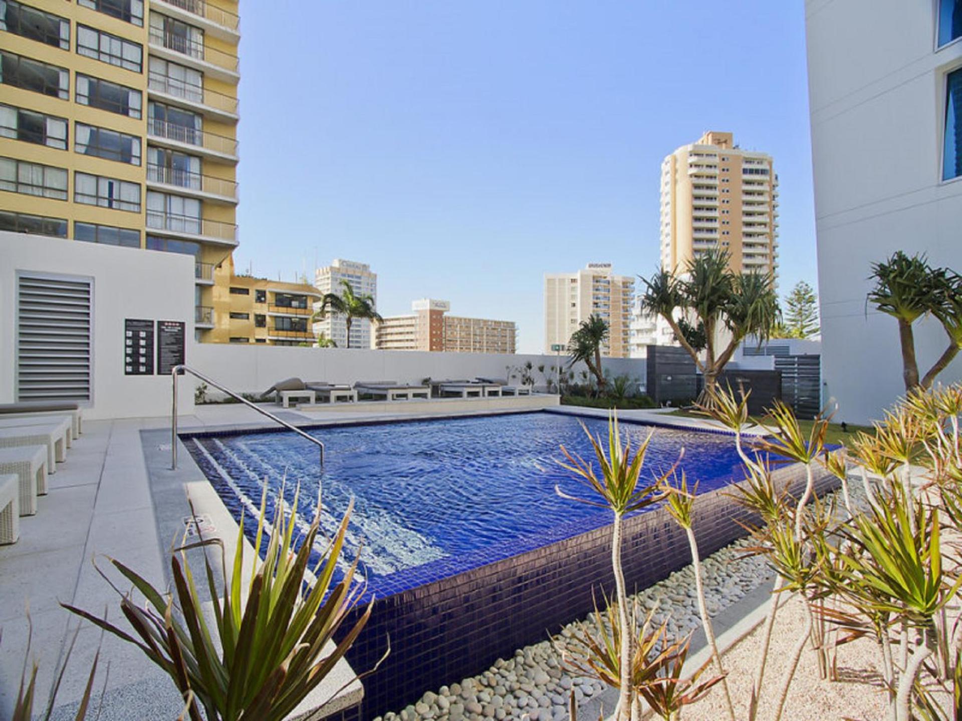 Number 1 H Residences - WiFi, Parking & More by Gold Coast Holidays