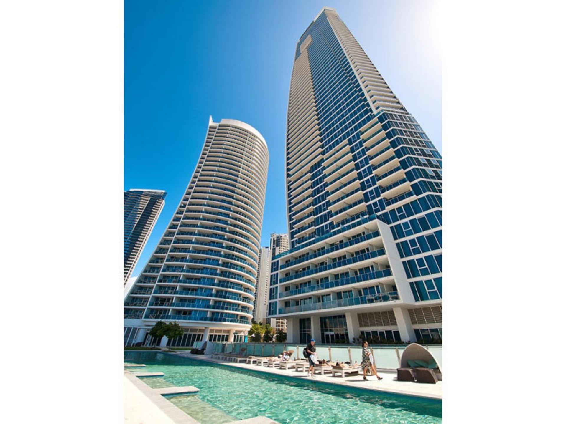 Number 1 H Residences - WiFi, Parking & More by Gold Coast Holidays