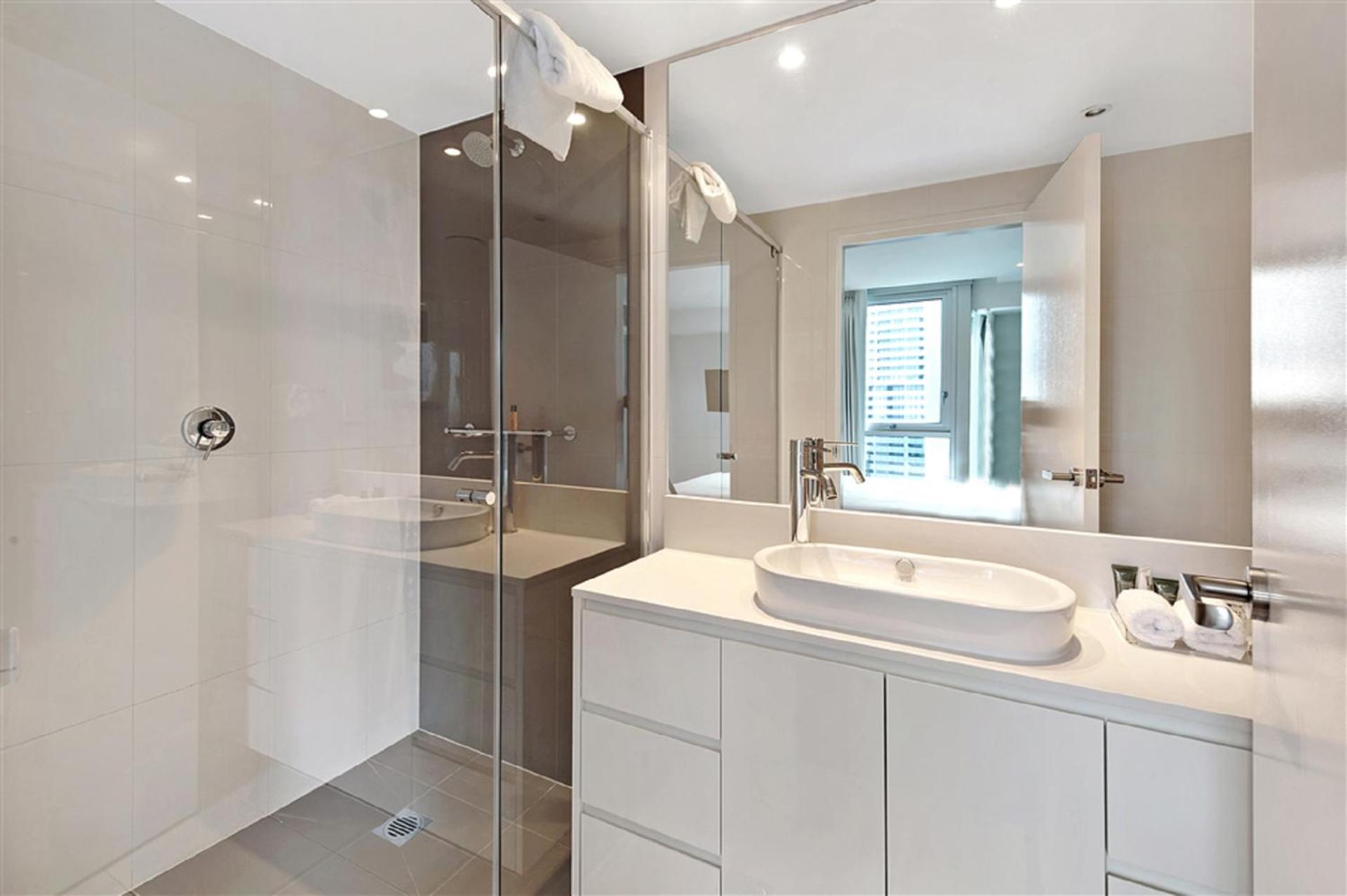 Number 1 H Residences - WiFi, Parking & More by Gold Coast Holidays