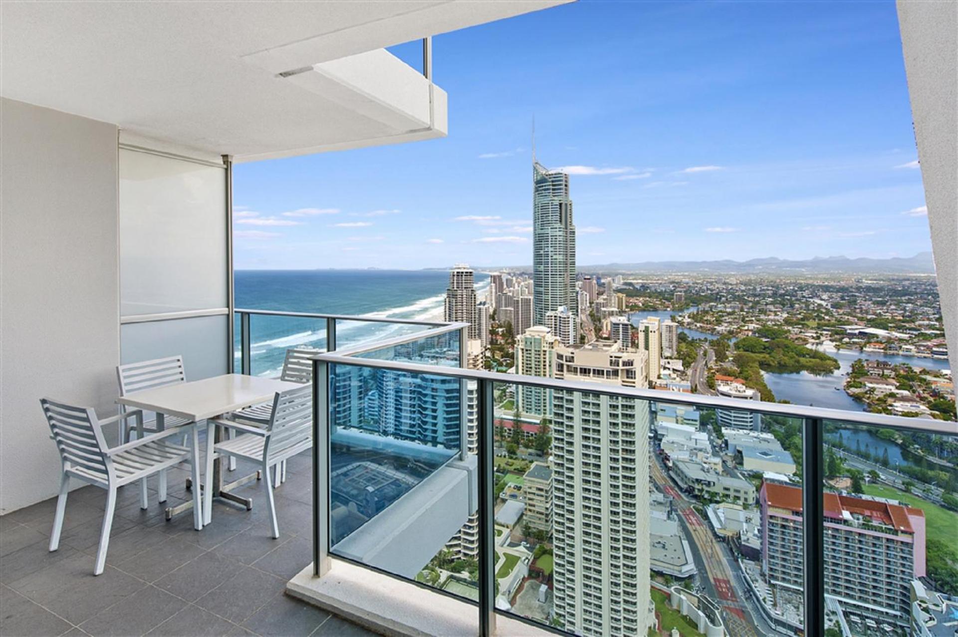 Number 1 H Residences - WiFi, Parking & More by Gold Coast Holidays