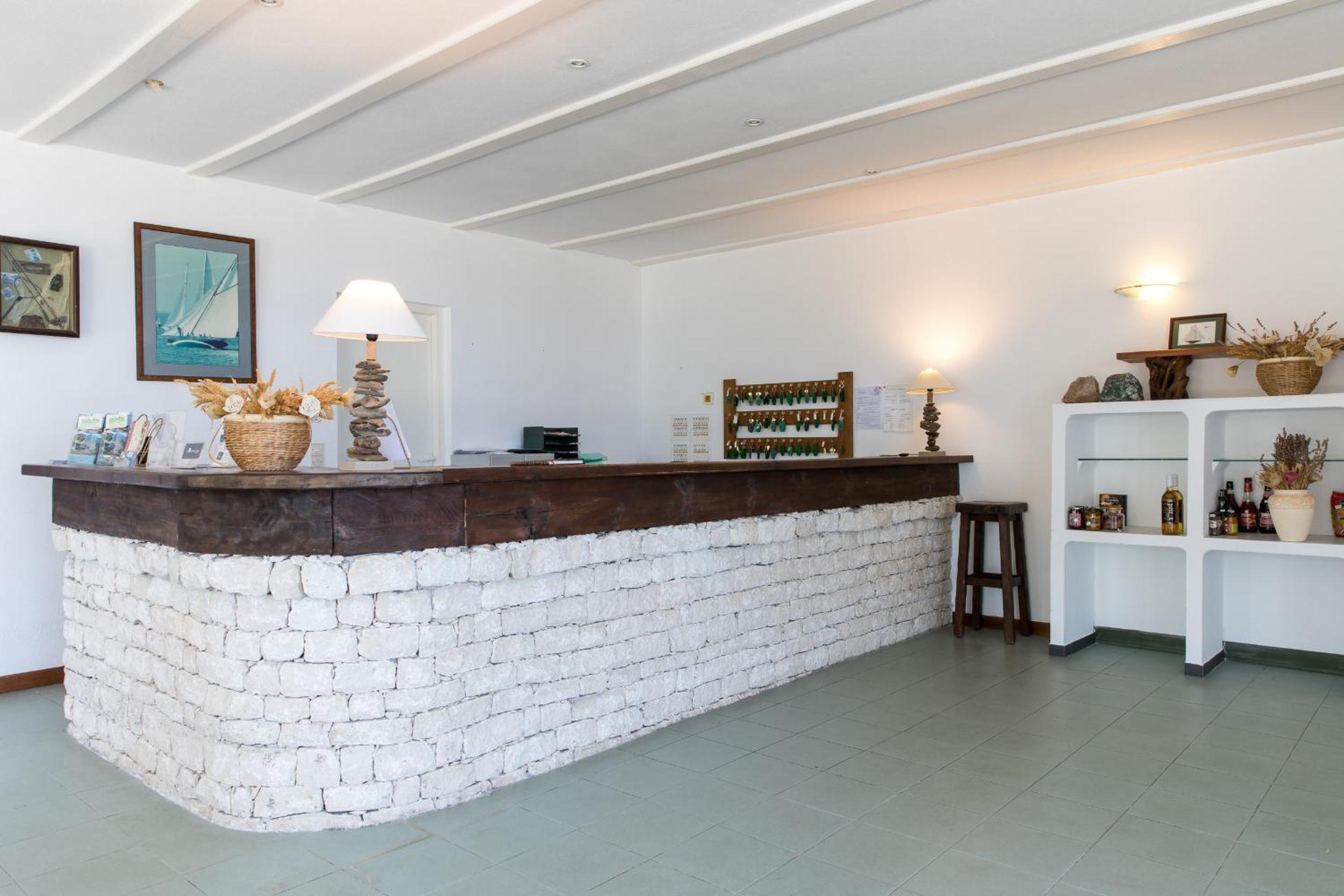 Lobby & Reception