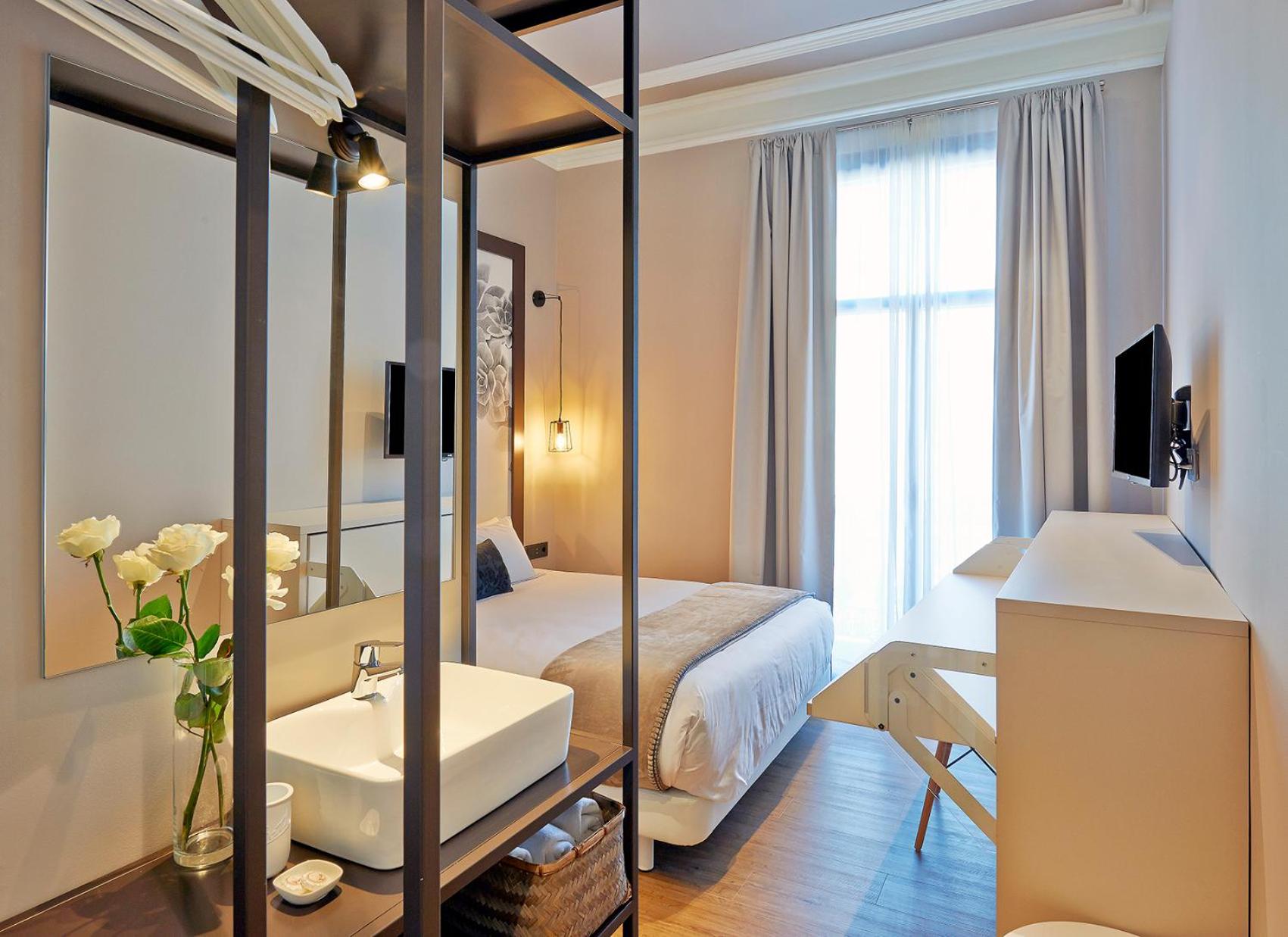 hotel room