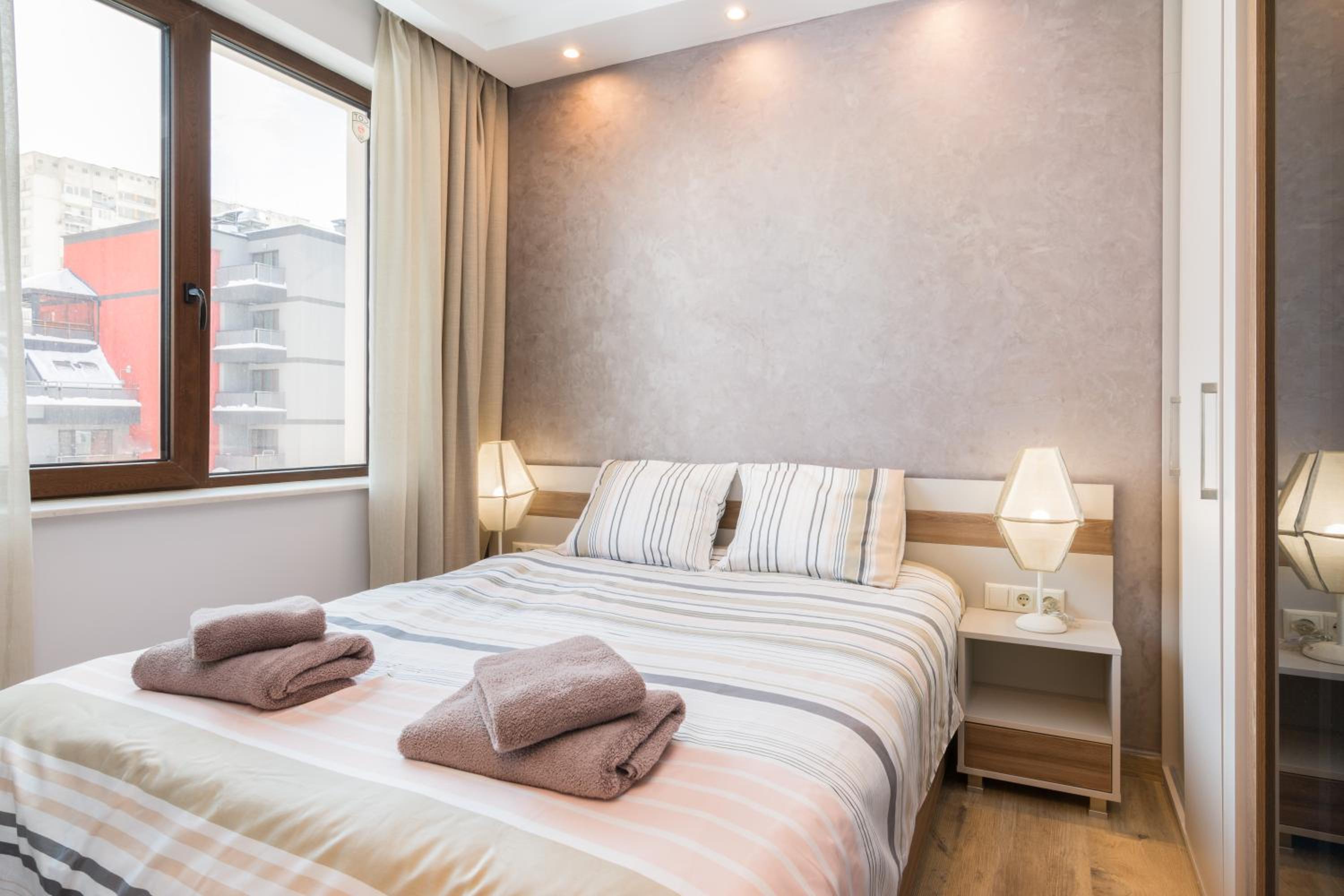 M&M Modern & Multifunctional One Bedroom Apartment by Flat Mаnager view 2