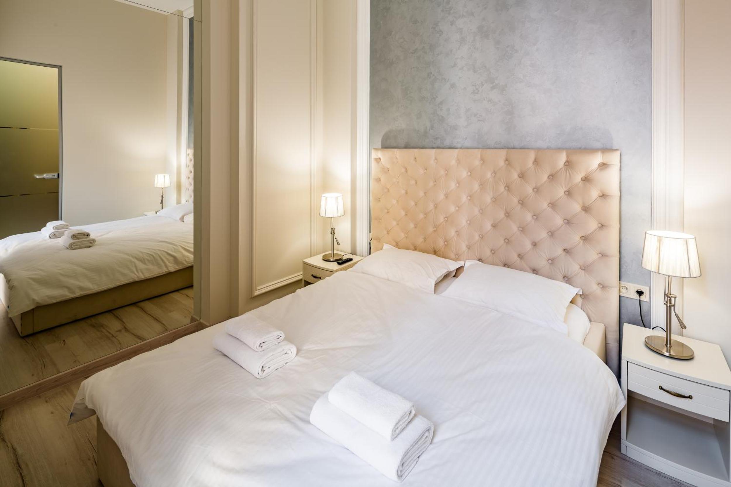 LEOGRAND DELUXE Apartments on Doroshenka 17