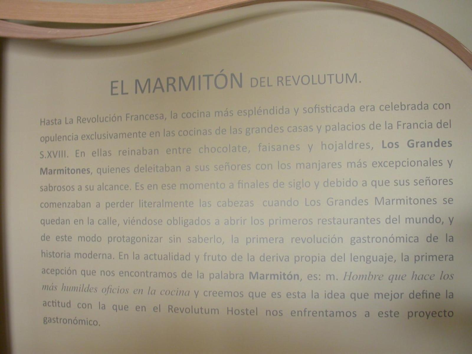 Albergue Revolutum Hostel